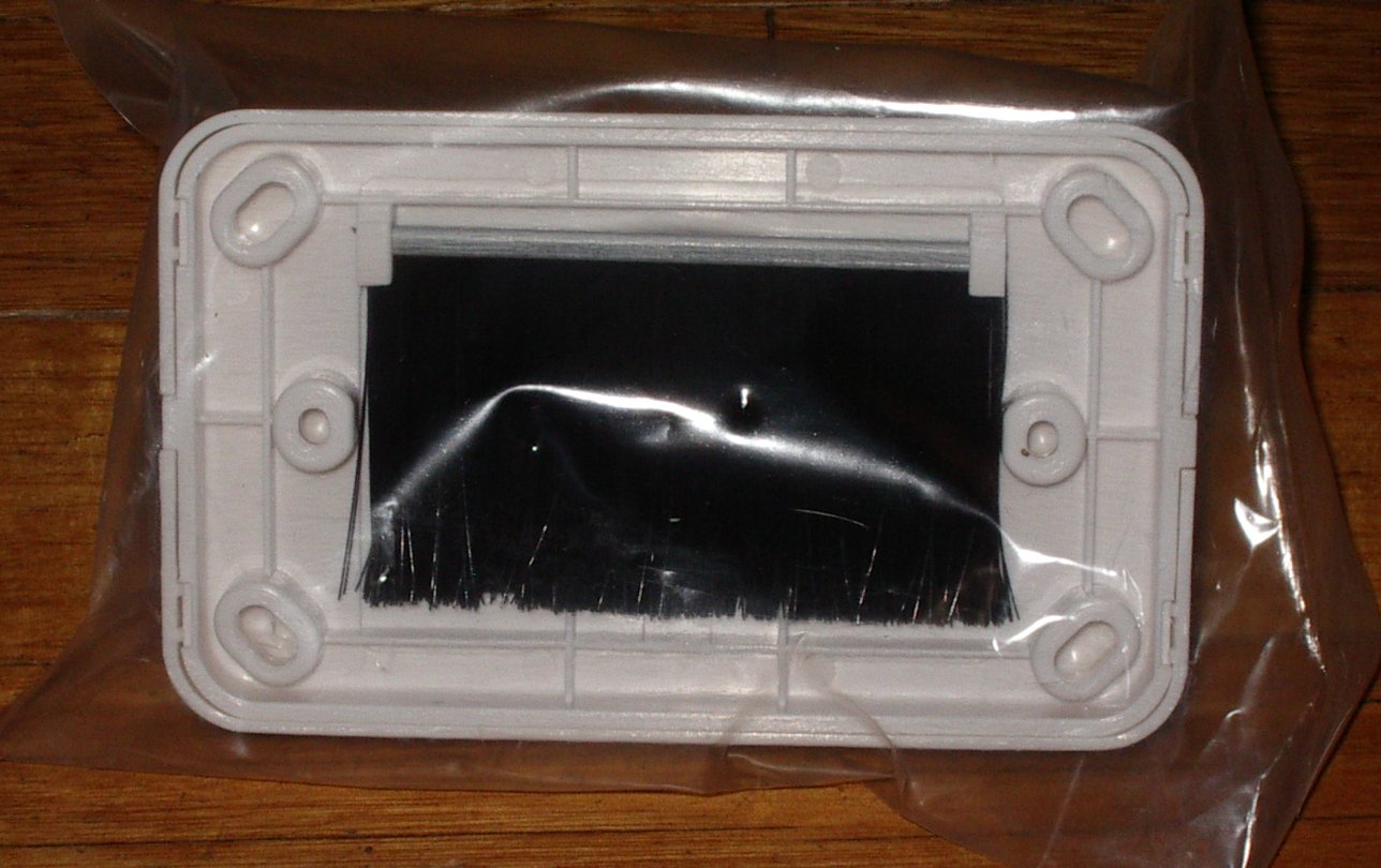 White Bull Nose Brush-Type Wallplate for Cable Entry/Exit - BNWP01
