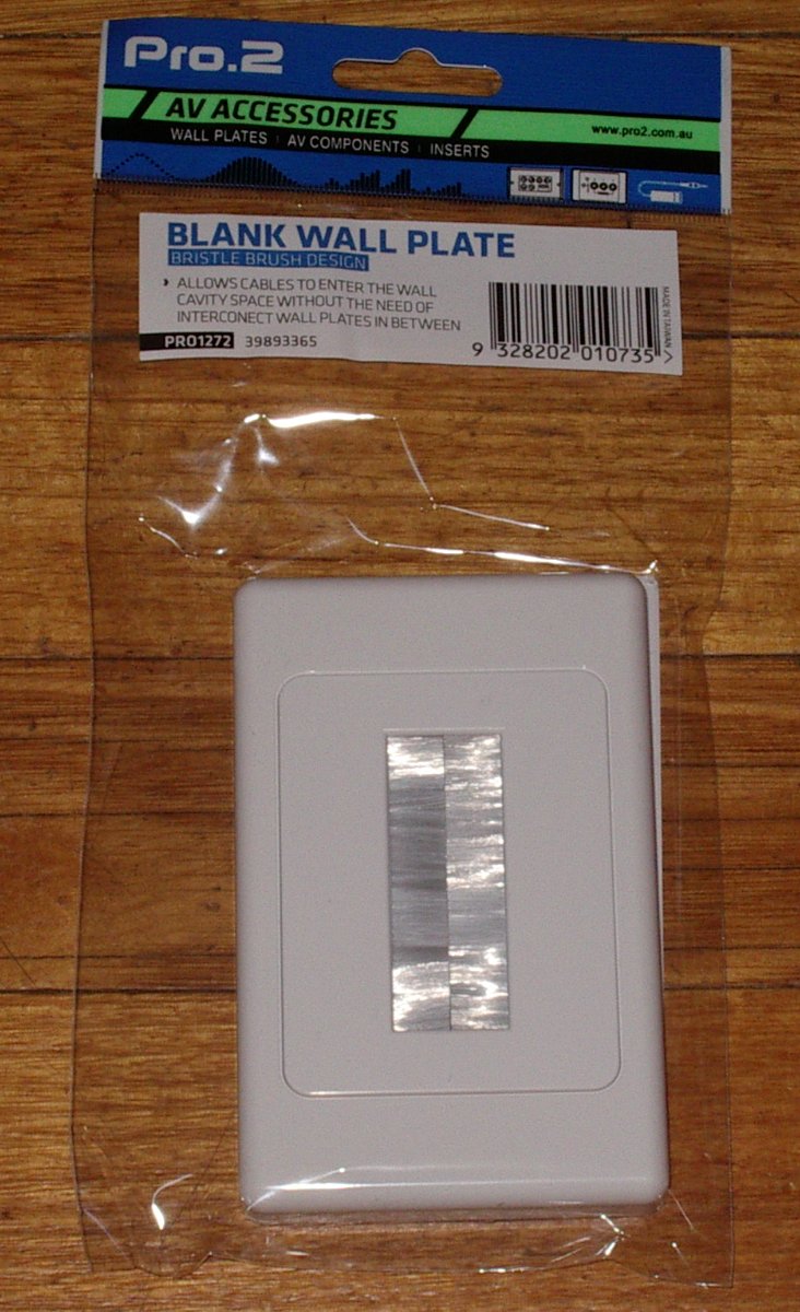 White Brush-Style Wallplate for Cable Passage - Part No PRO1272