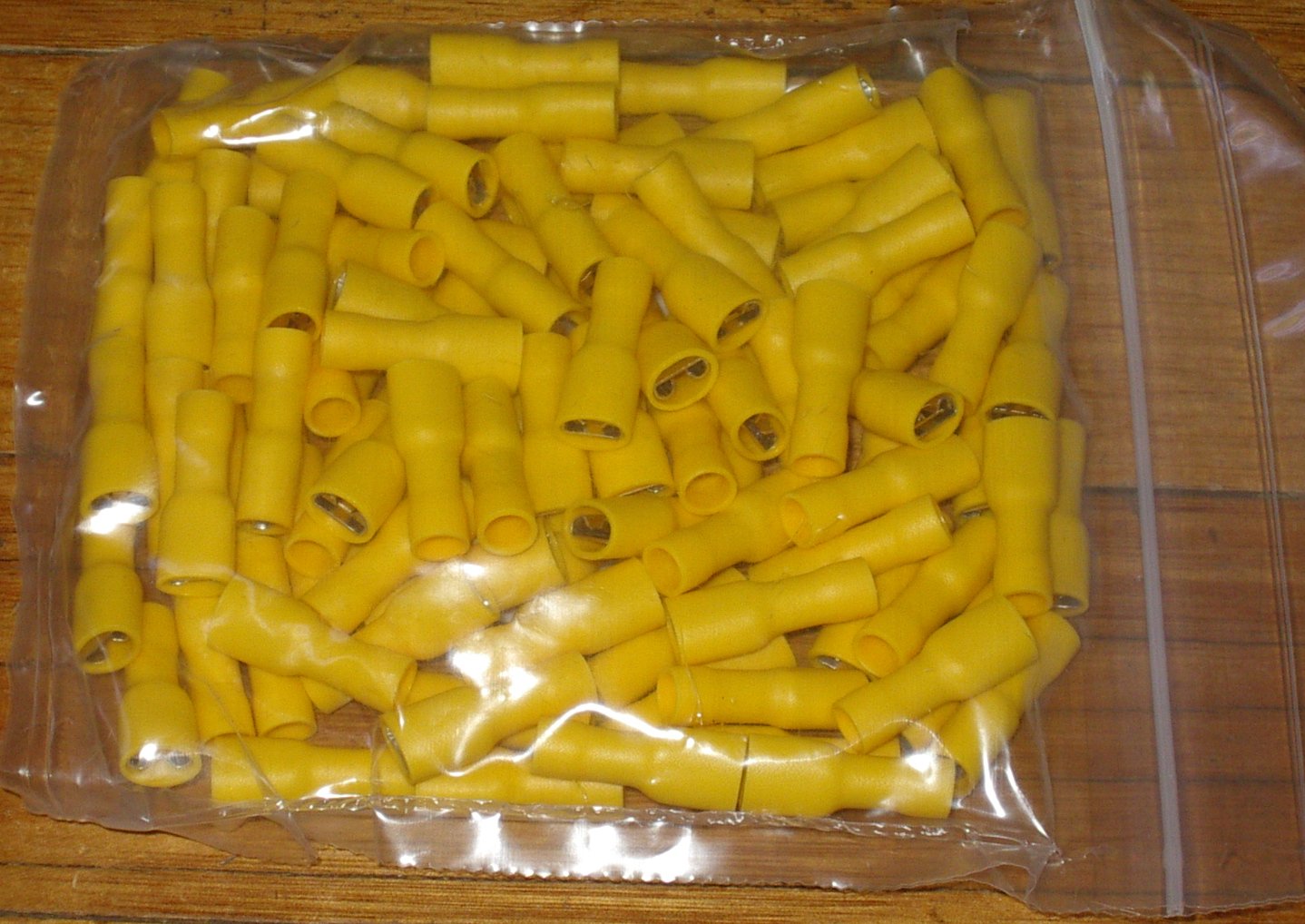 Yellow Fully Insulated Female 6.4mm Spade Crimp Terminals (Pack of 100 Pieces) - Part Number TM22253-100