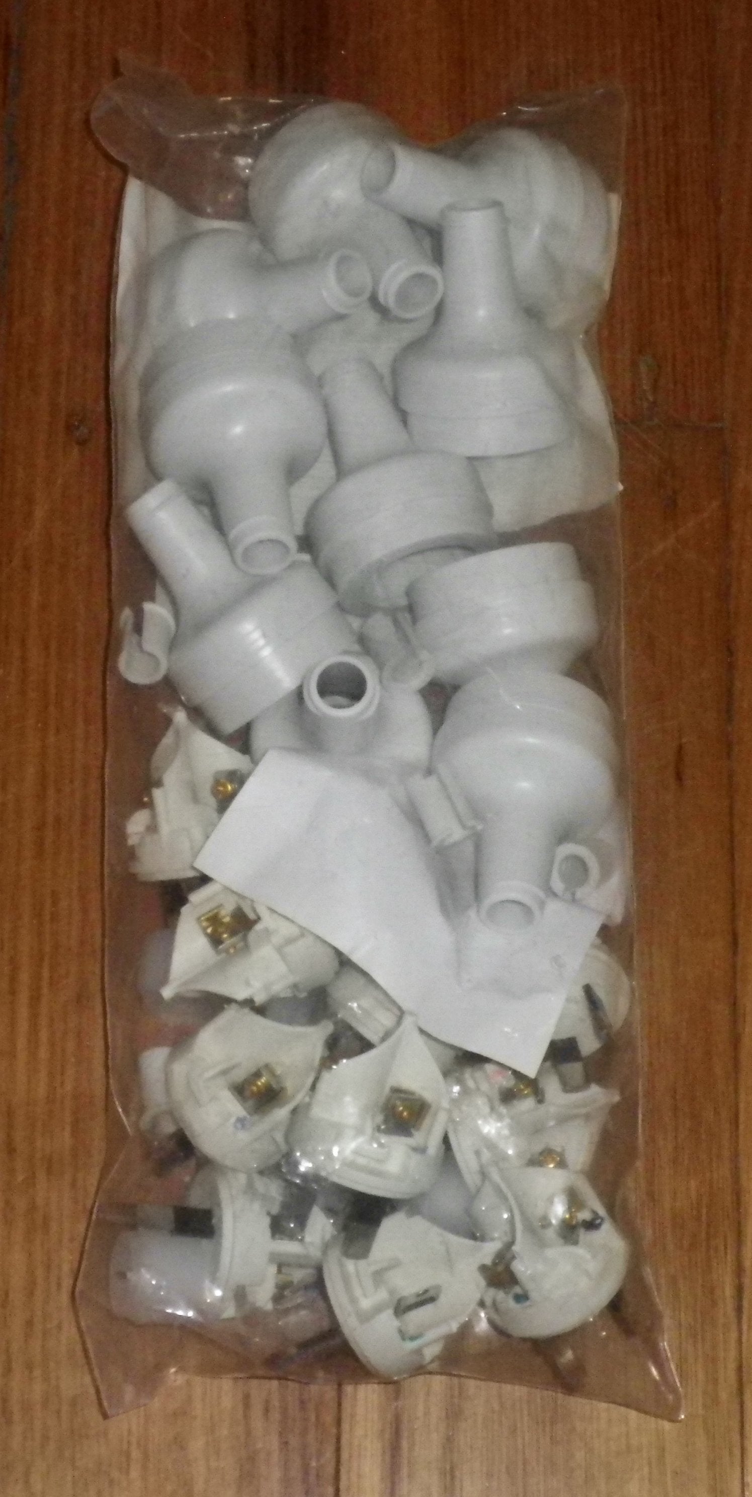 Set of 10 White Australian 10 Amp 240 Volt Three - Pin Mains Plug Tops - Part # ACP3P10WH10