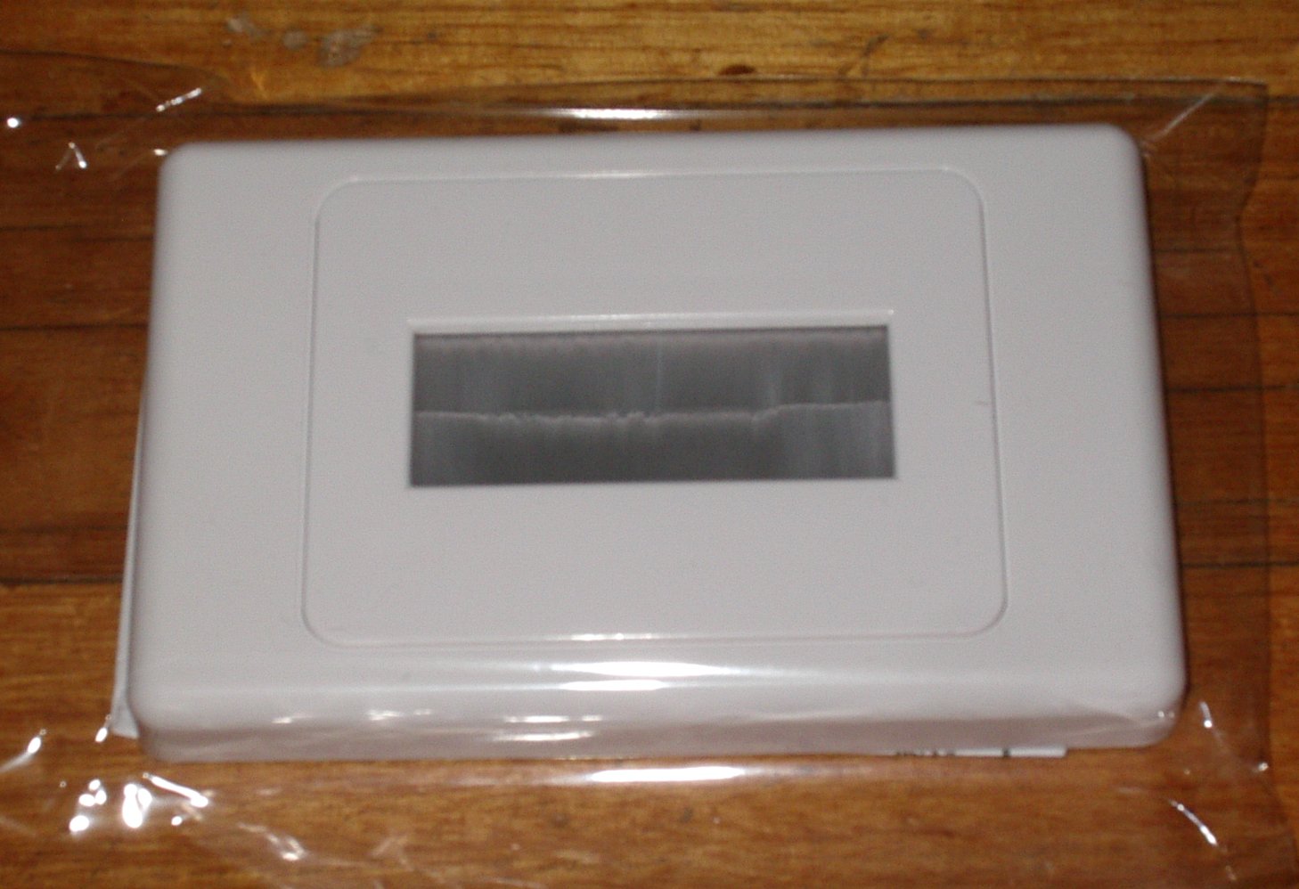 White Brush-Style Wallplate for Cable Passage - Part No PRO1272