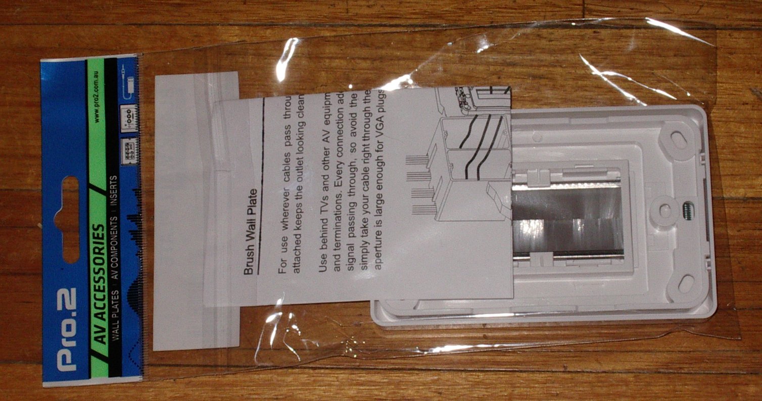 White Brush-Style Wallplate for Cable Passage - Part No PRO1272