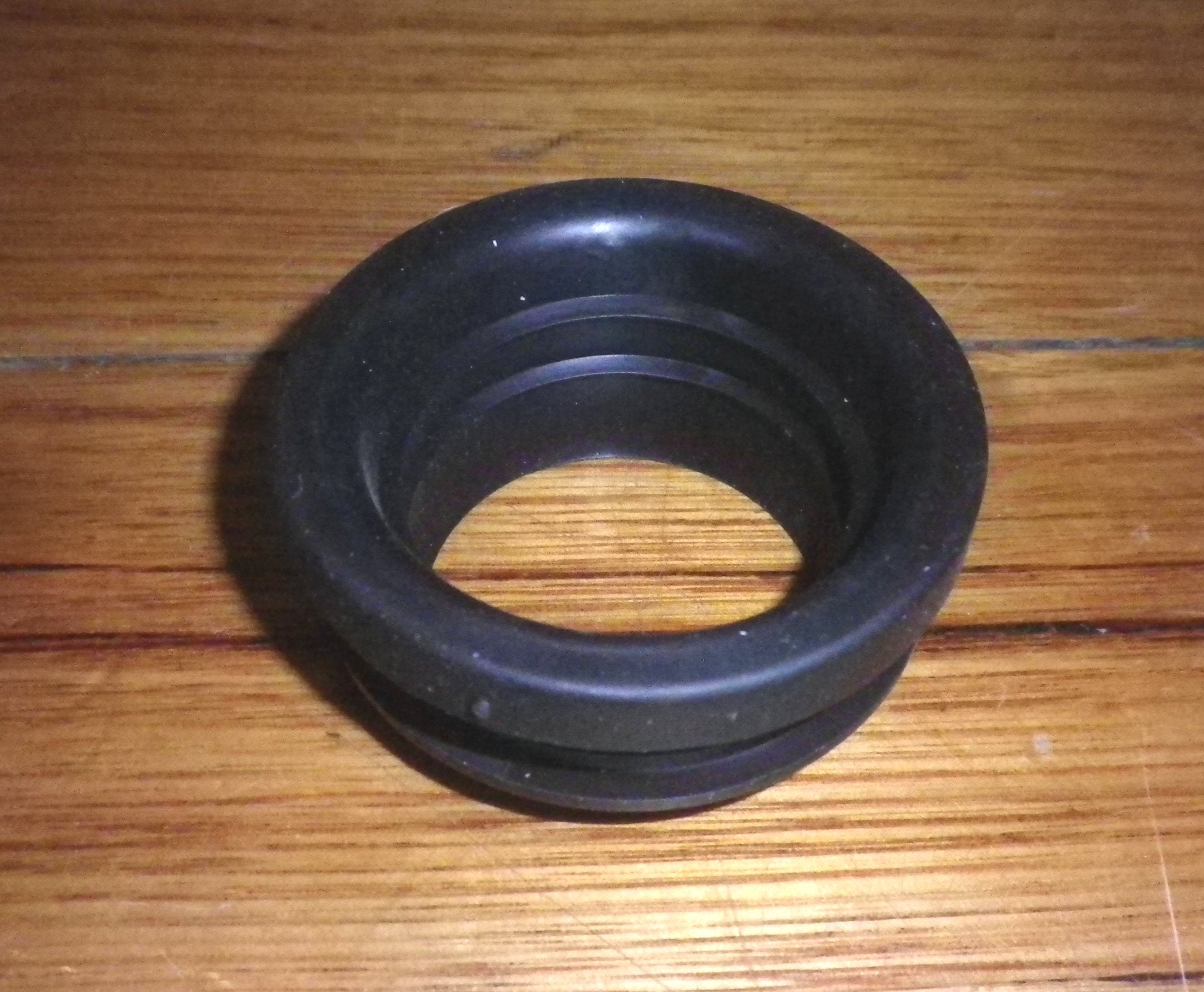 Whirlpool Compatible Centre Tub Grommet Water Seal for Top - Loading Washing Machines - Replacement Part # MW009, ESV, 383727