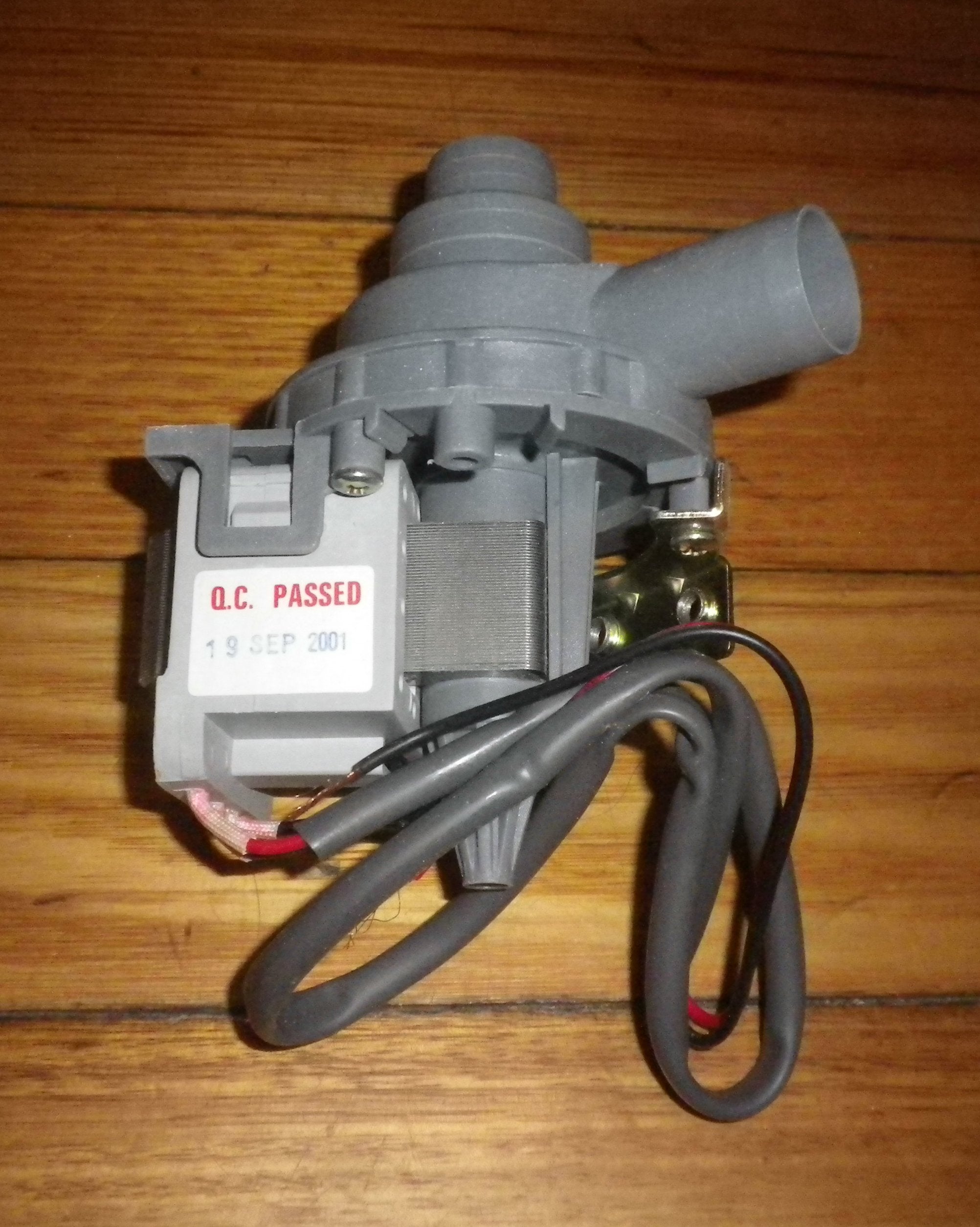 Haier H0034000110D Compatible 240V Magnetic Pump Motor with 60cm Flyleads - Part UNI200ASP