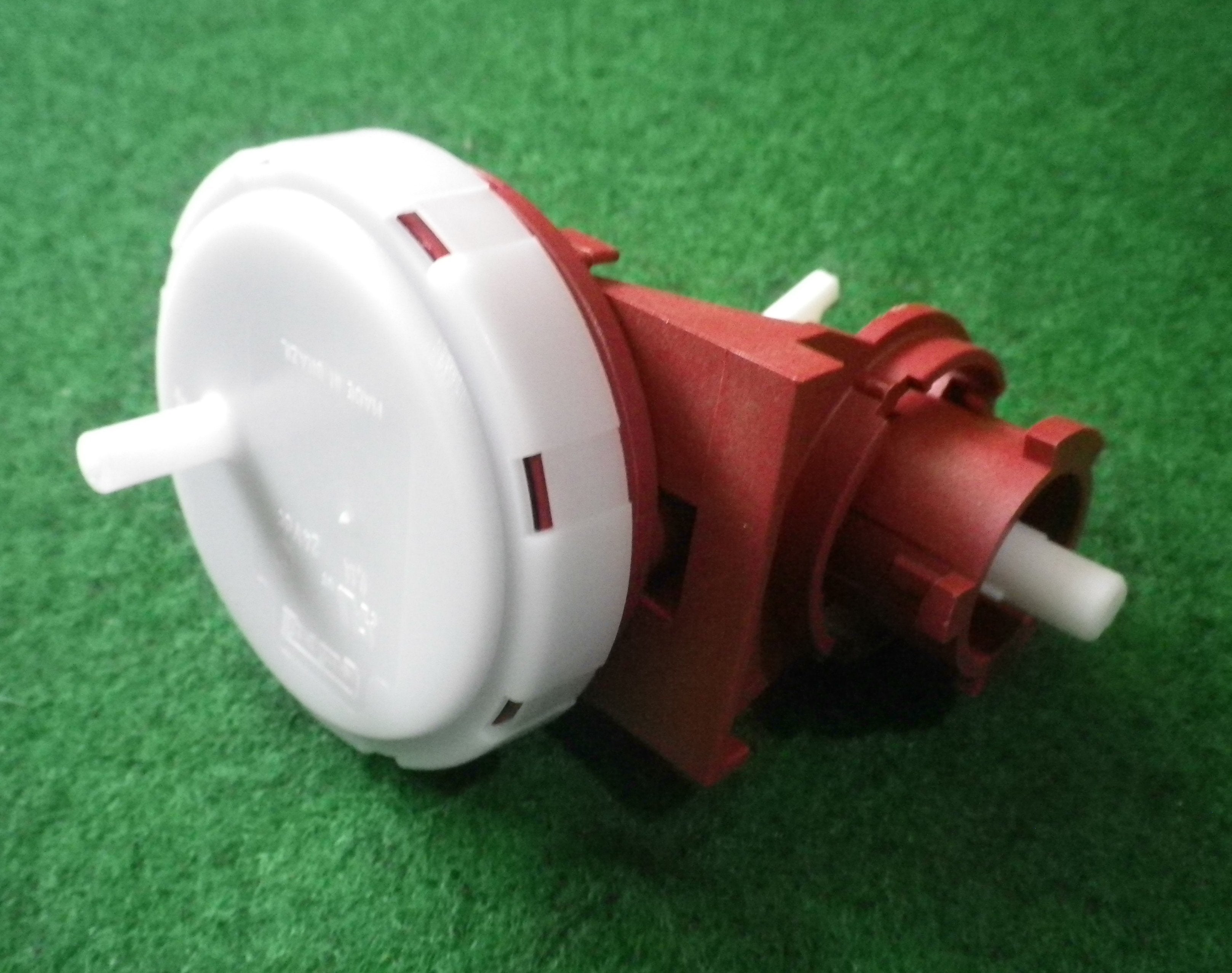 High - Quality Pressure Switch for Simpson Eziset 500, 550, 605 Washing Machines - Replacement Part # 0534200172