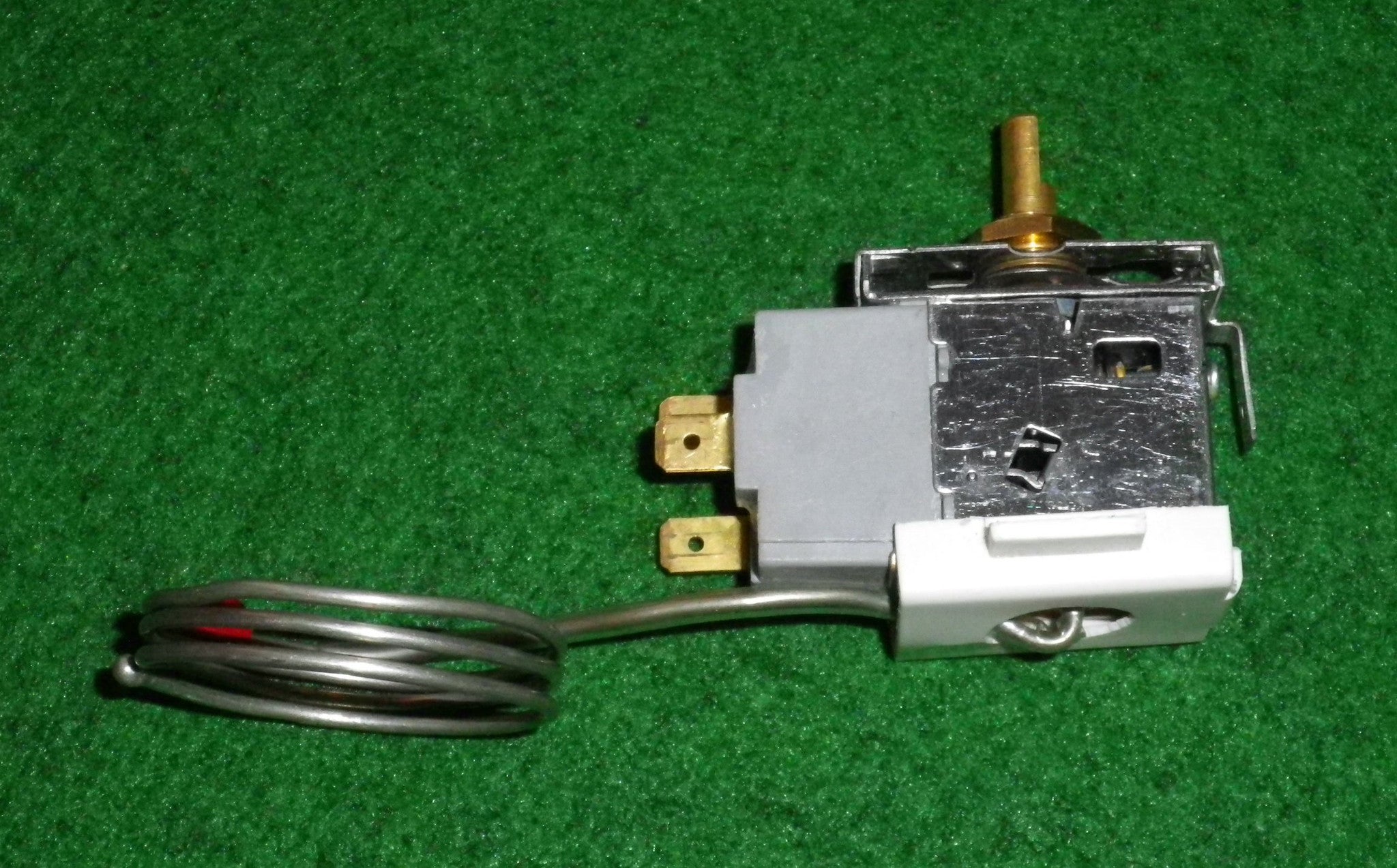Westinghouse Asian-Style Bar Fridge Thermostat Replacement Part - Model # 1063594, WDF30K-921-030-EX