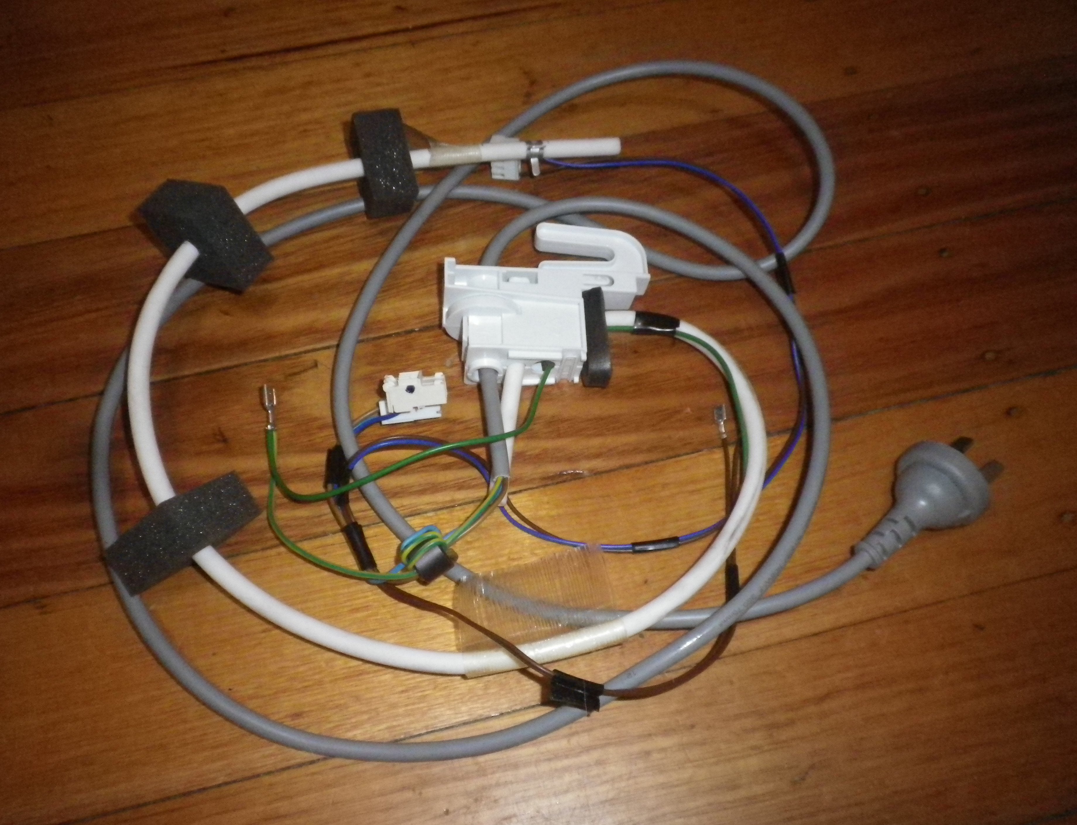 Simpson SWT954 Main Electrical Power Lead and Bracket along with Pressure Hose - Part Number 119002550