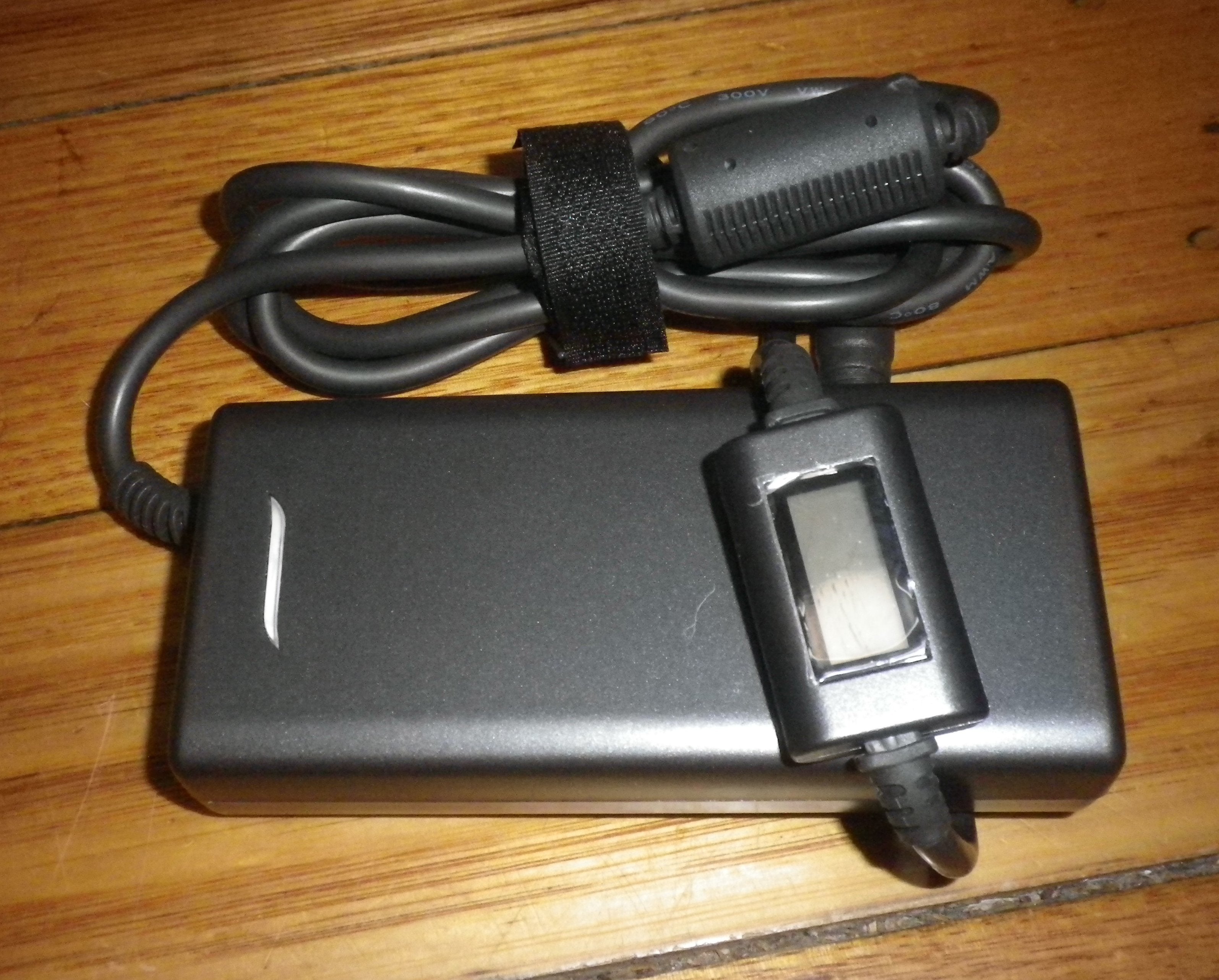 Highly Intelligent Universal 90-Watt Switch-Mode AC Adapter for Laptop Computers - Part # PAB90AL