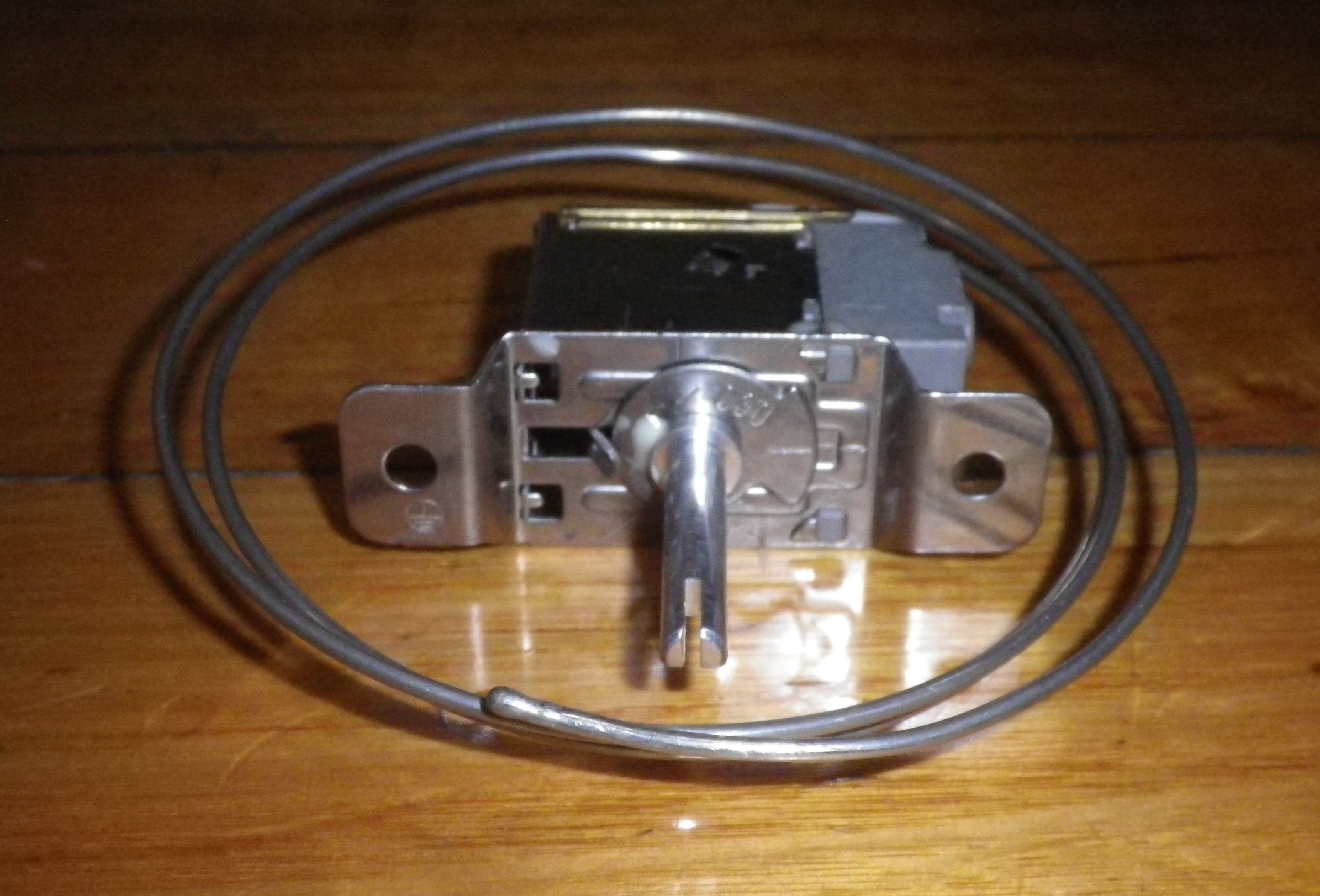 Westinghouse Asian-Style Upright Freezer Thermostat - Part # 4055905949, WPF28Q