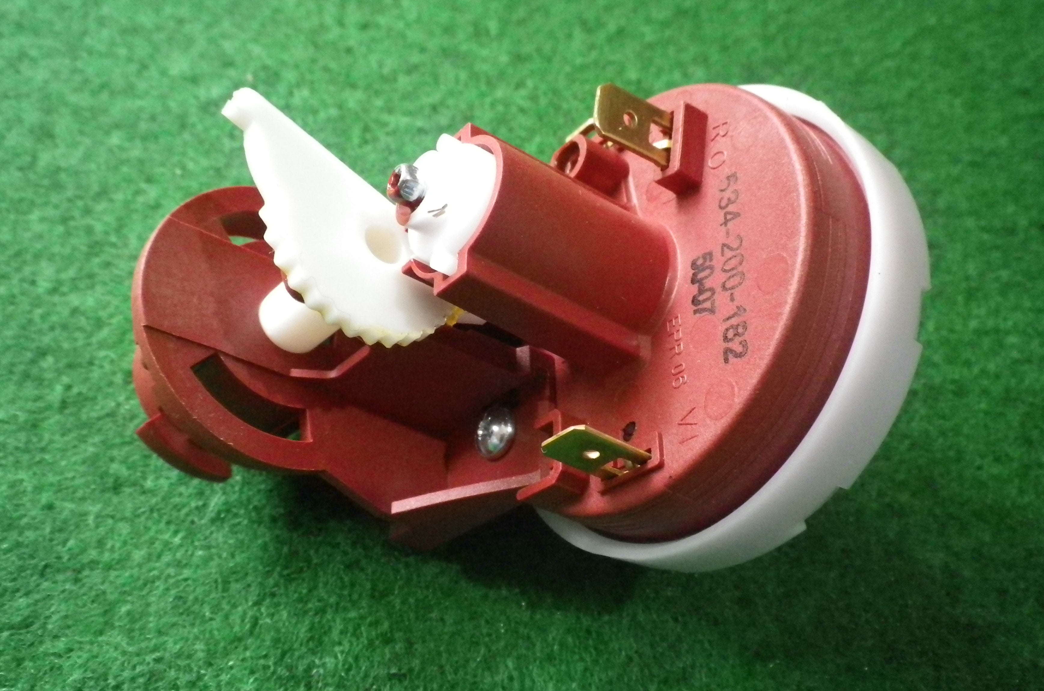 High - Quality Pressure Switch for Simpson Eziset 500, 550, 605 Washing Machines - Replacement Part # 0534200172