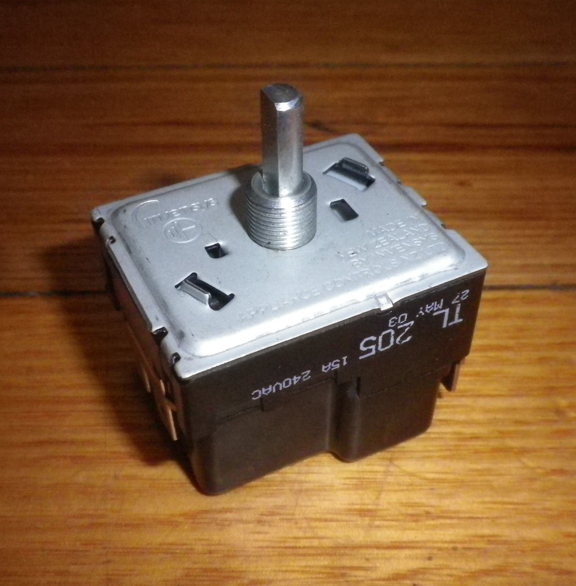 St George Compatible Hotplate Simmerstat Control Switch for Cooktop Model CC605 - Part # 50235, TL - 205