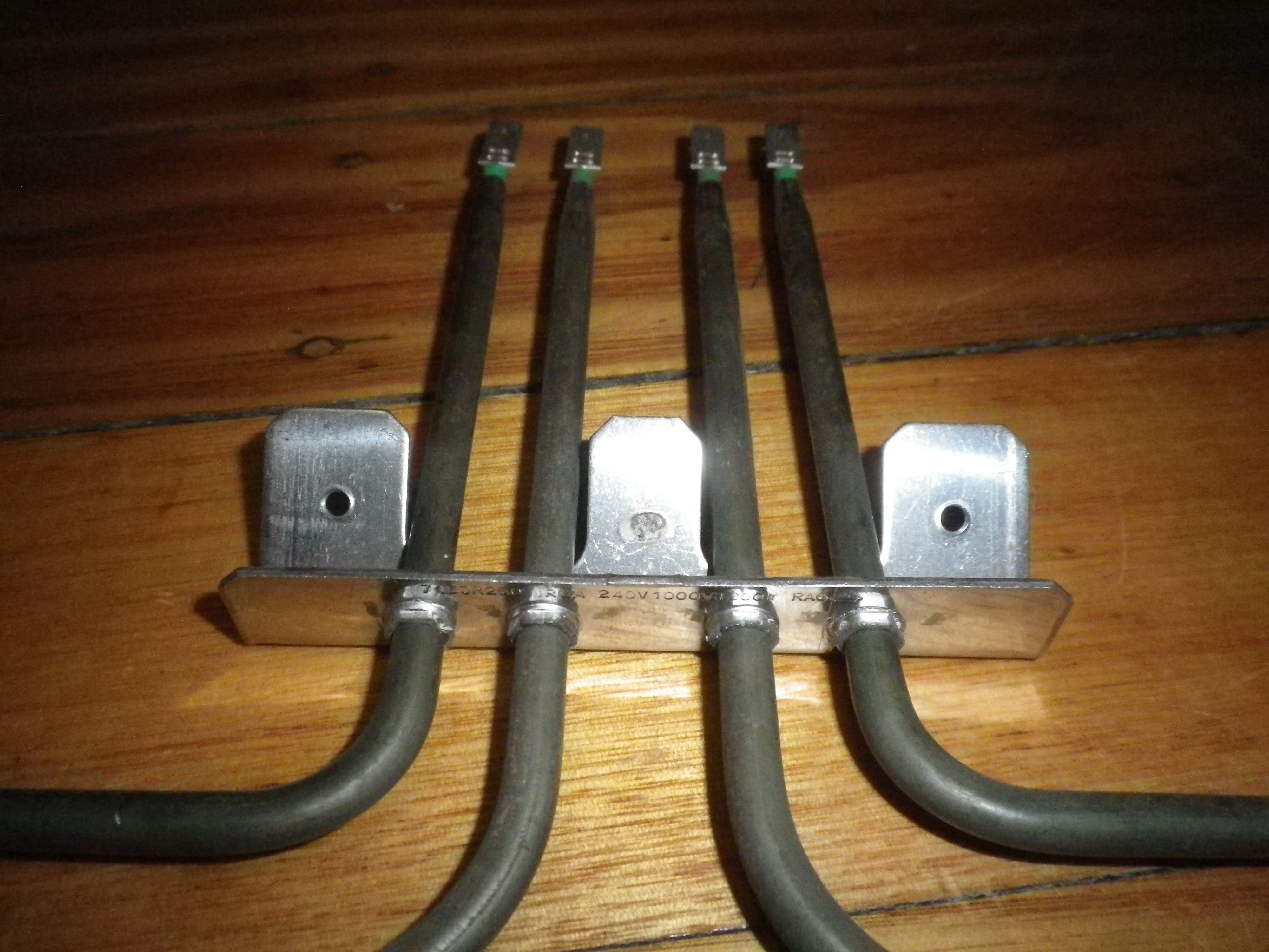 High - Power Omega, Blanco, St George Upper Oven and Grill Heating Element with Angled Mounting Bracket - 1200/1000W, Part # KM12570011