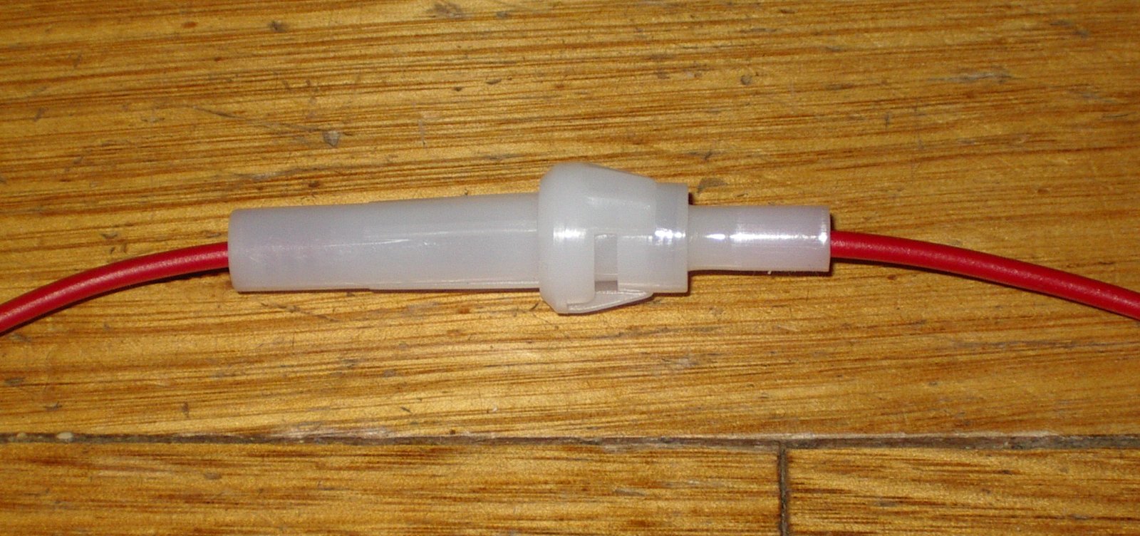 Inline Plastic Fuseholder FH4 for 32mm x 6.35mm 3AG Fuses with 470mm Lead