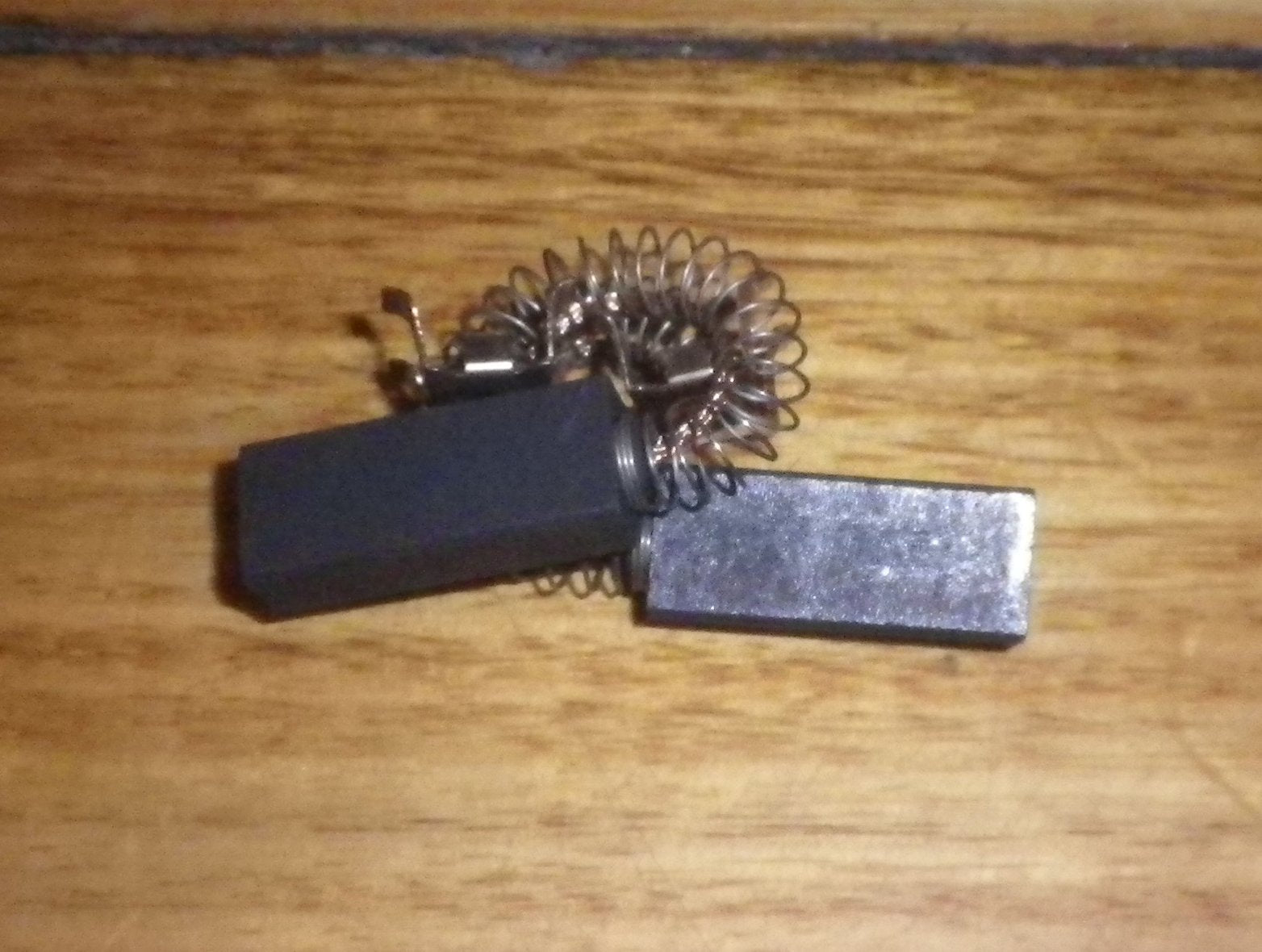 High - Quality Numatic Compatible Replacement Vacuum Cleaner Motor Carbon Brushes - Part Number CAR86