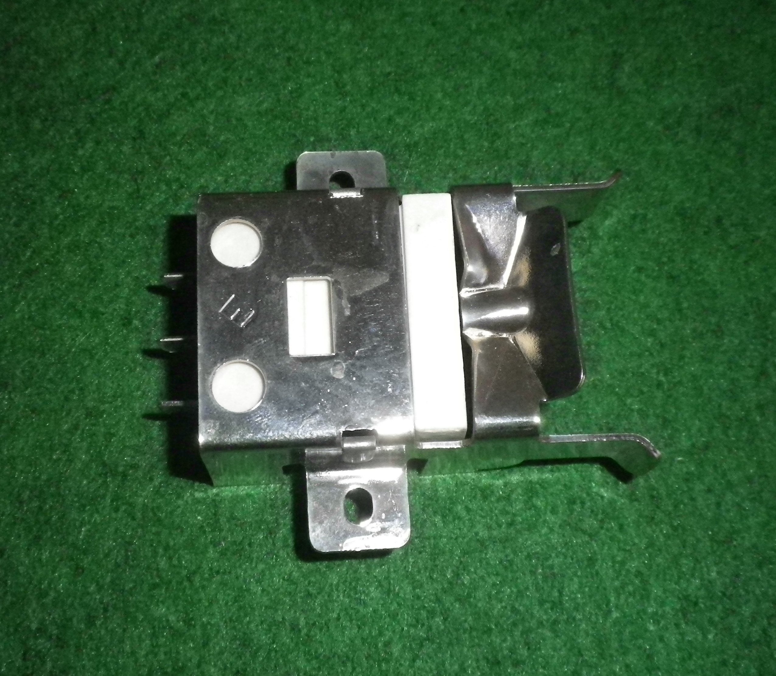 Simpson Compatible Plug - in Receptacle for 1190 and 1192 Series Hotplates - Part Number 1190 - 20