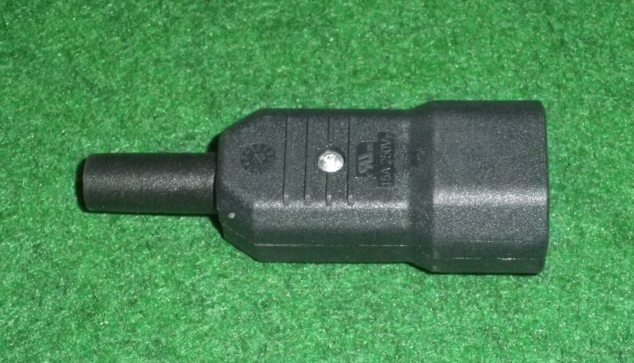 240VAC 10Amp Rewirable IEC Inline 3 - pin Male Socket - Part # PP4007N