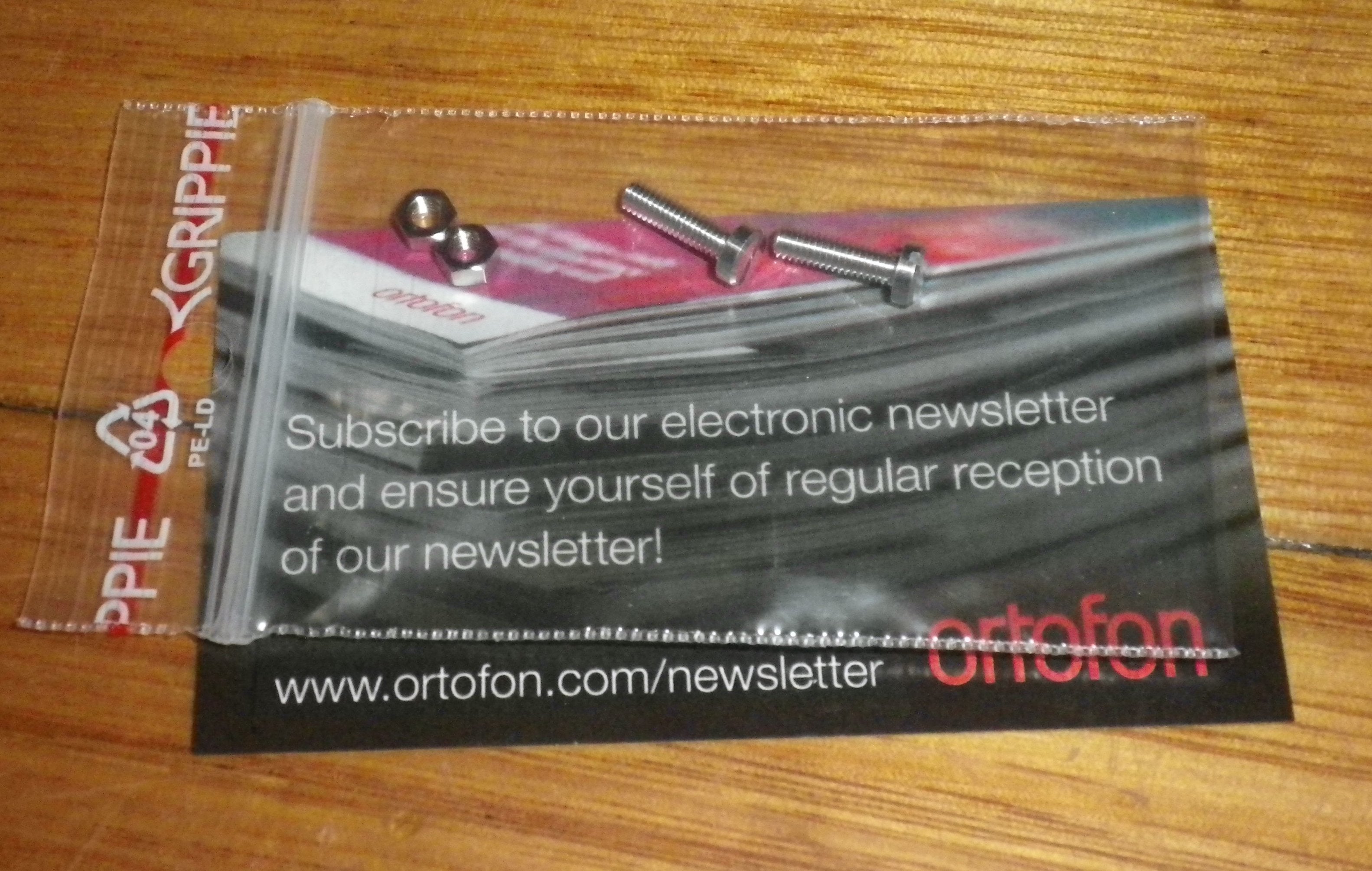 Ortofon Elliptical Tip Moving Magnet Phonograph Cartridge in Retail Packaging - Model OM5E