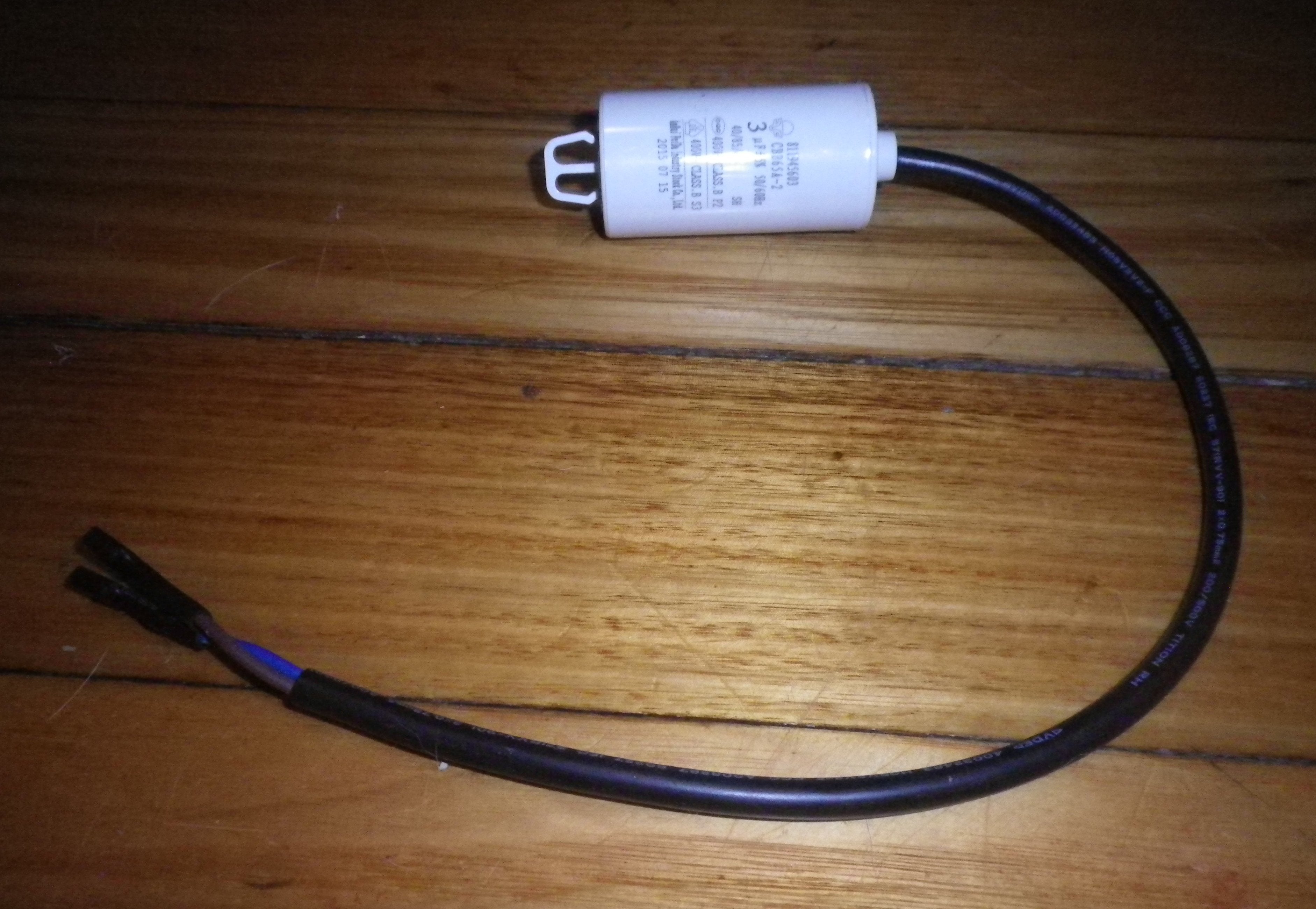 Westinghouse 3uF 400V Motor Run Capacitor with Wires and Clip - Part #811945603