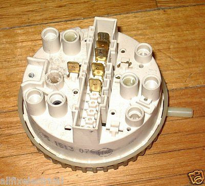 Pre - owned Whirlpool 6AWG384 Front - Loader Pressure Switch, Part No. 5031 - 6809 - 5172 - 1