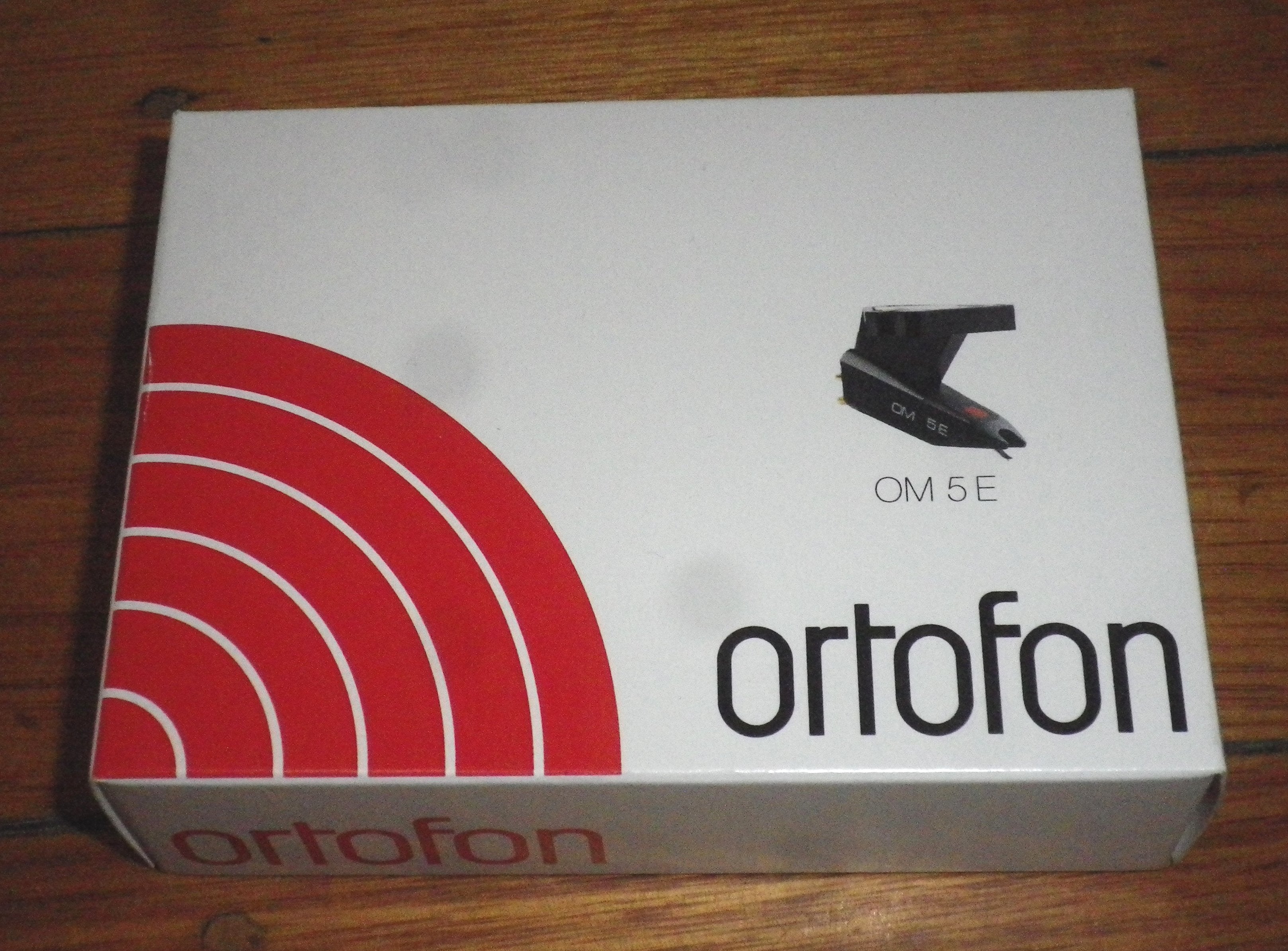 Ortofon Elliptical Tip Moving Magnet Phonograph Cartridge in Retail Packaging - Model OM5E