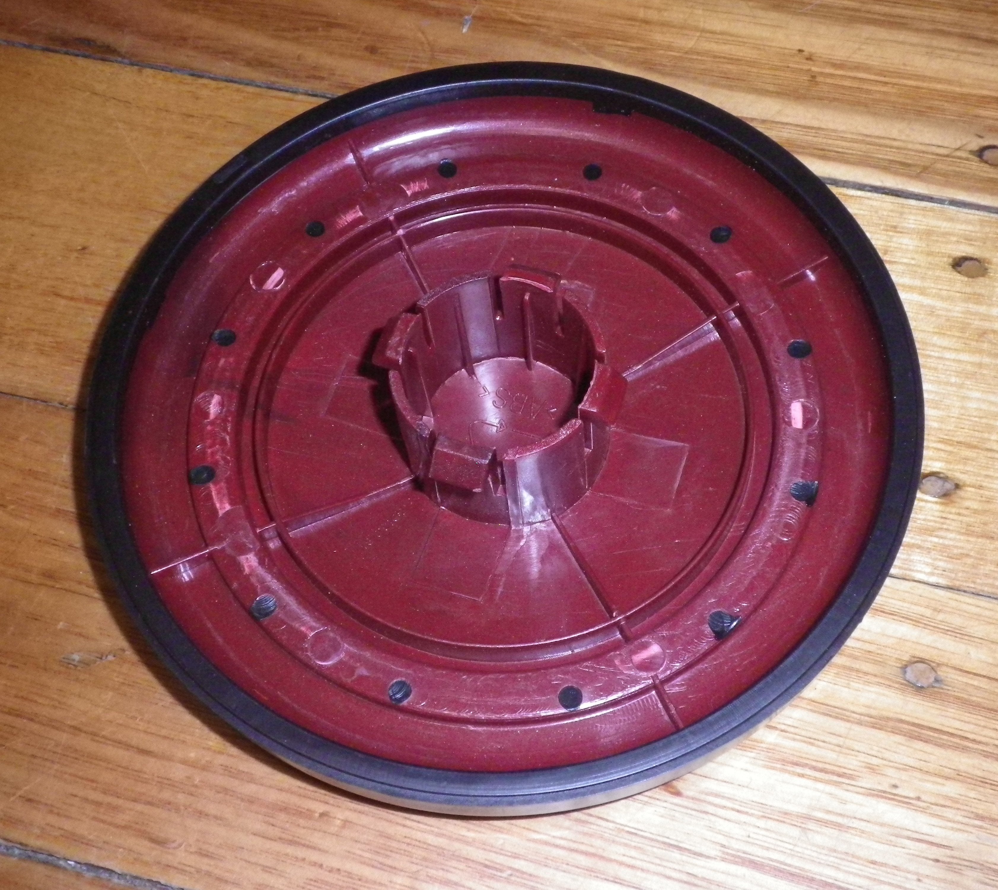 Volta T7 Bagless U7440 Red Insert Rear Wheel - Part A0200890001