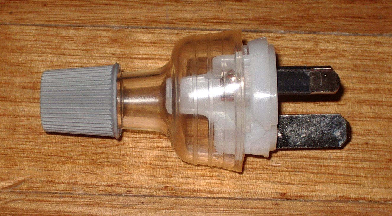 HPM Transparent 3 - Pin 15Amp 240V Main Plug Top - Part CD100L15CL