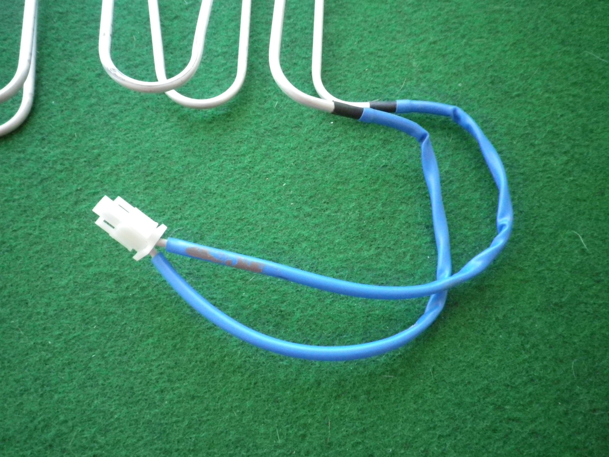 Pre-owned Whirlpool Fridge WBM39LW, WBM46LW Defrost Element - Part # 326010348SH