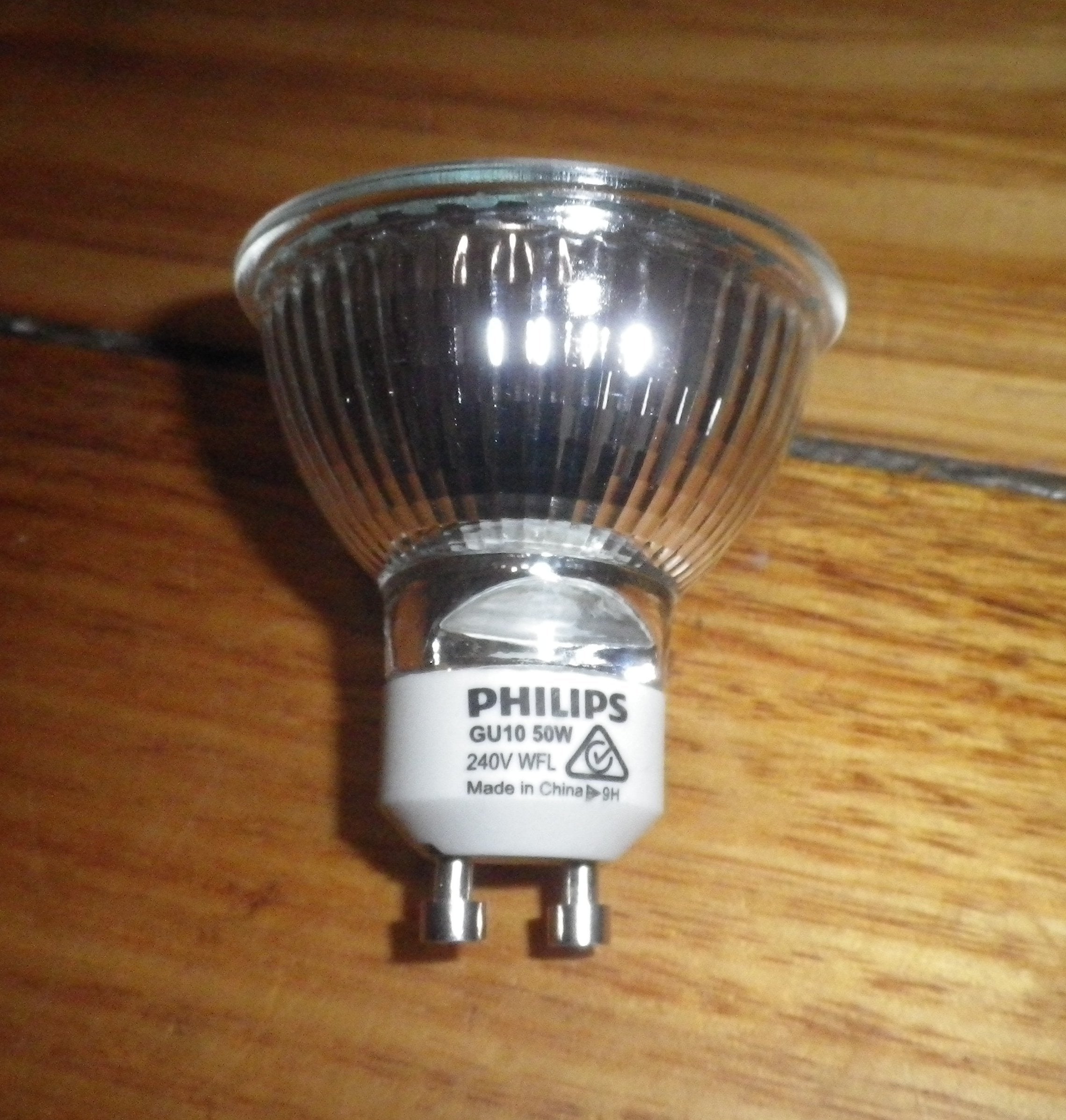 Philips 50-Watt 240-Volt GU10 PAR16 Dichroic Halogen Light Bulb Pack of 4 - Part Number 993786