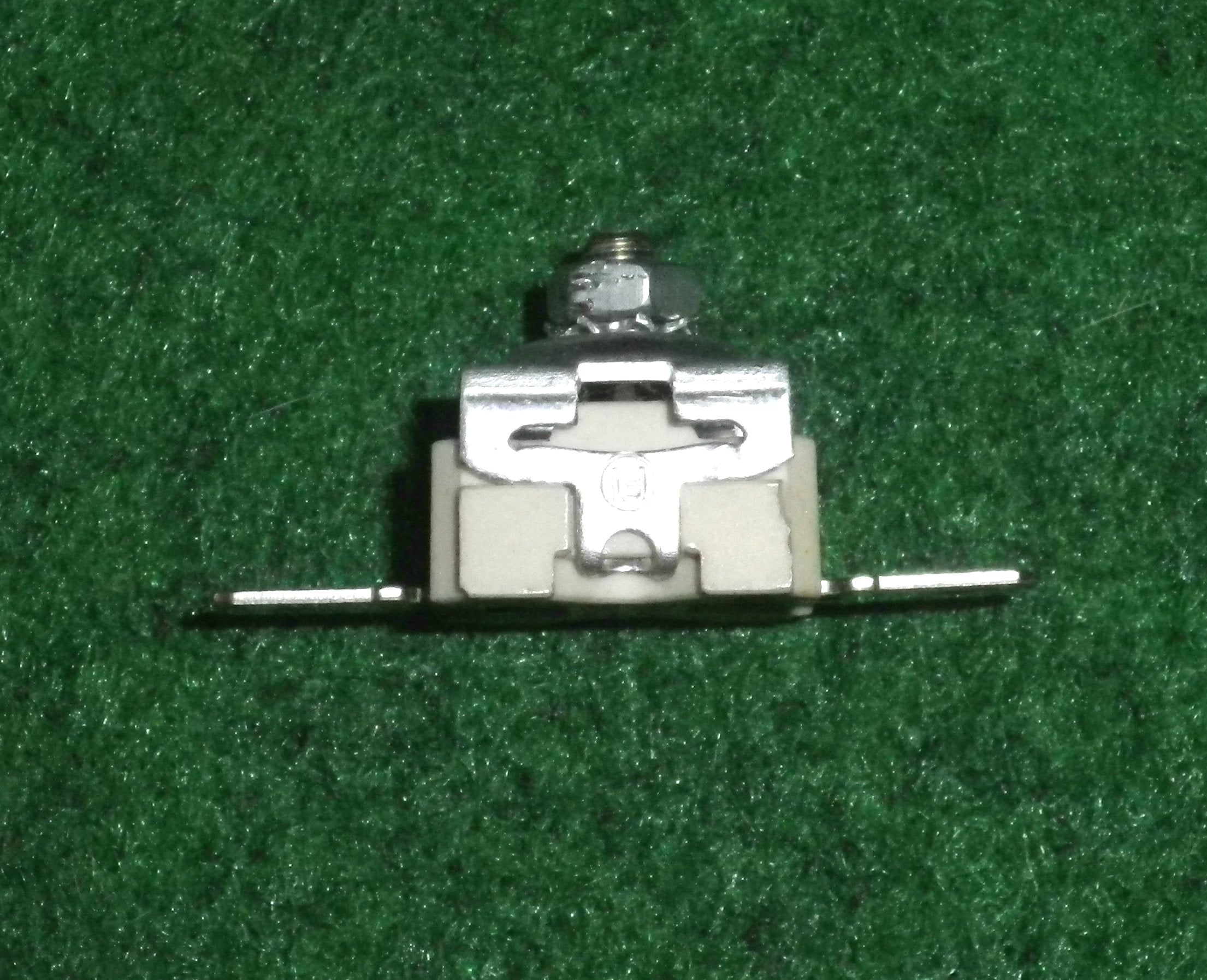 Pre-owned Bosch and Gaggenau EB140110 Oven Cutout Thermostat at 140 Degrees Fahrenheit - Replacement Part # 320850