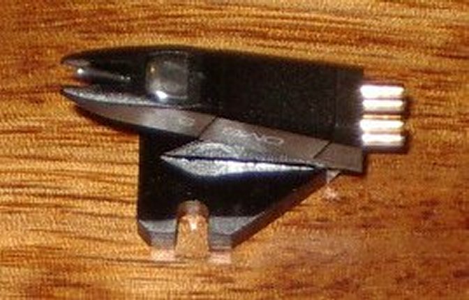 Ortofon High - Quality Magnetic Phonograph Cartridge Equipped with OM5 Stylus - Part Number OMB5