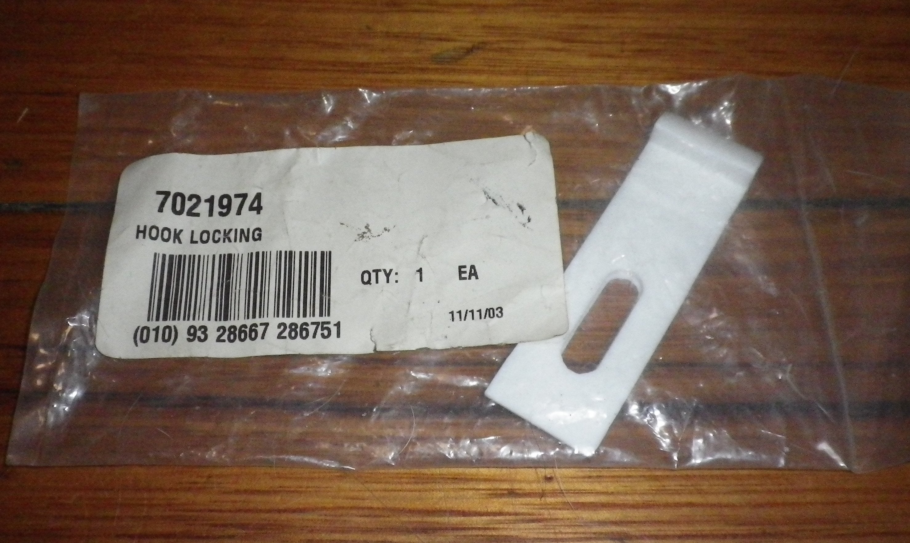 Vulcan Dishlex Mark 7/8 Plastic Dishwasher Door Latch Tongue - Part # 7021974, DWV038G