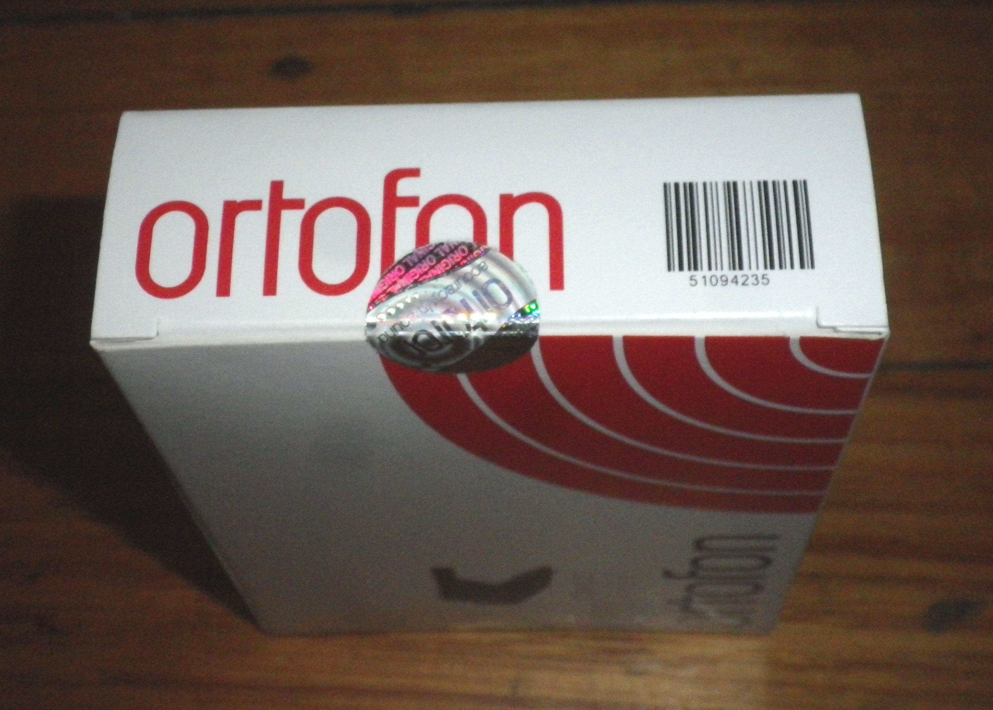 Ortofon Elliptical Tip Moving Magnet Phonograph Cartridge in Retail Packaging - Model OM5E