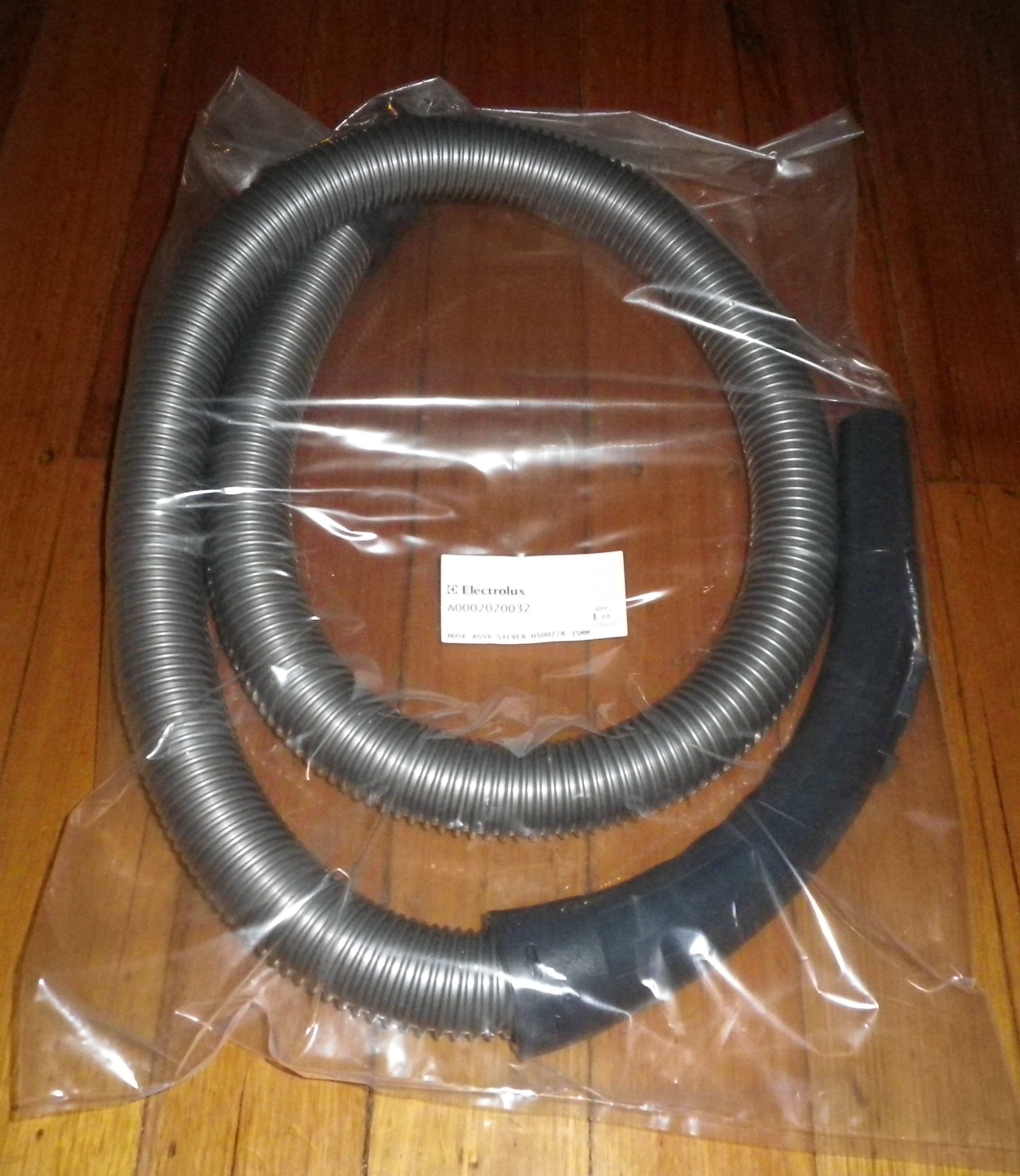 Complete Vacuum Cleaner Hose Part # A0002020032 for Volta Mega and Ultima U5007, U5008