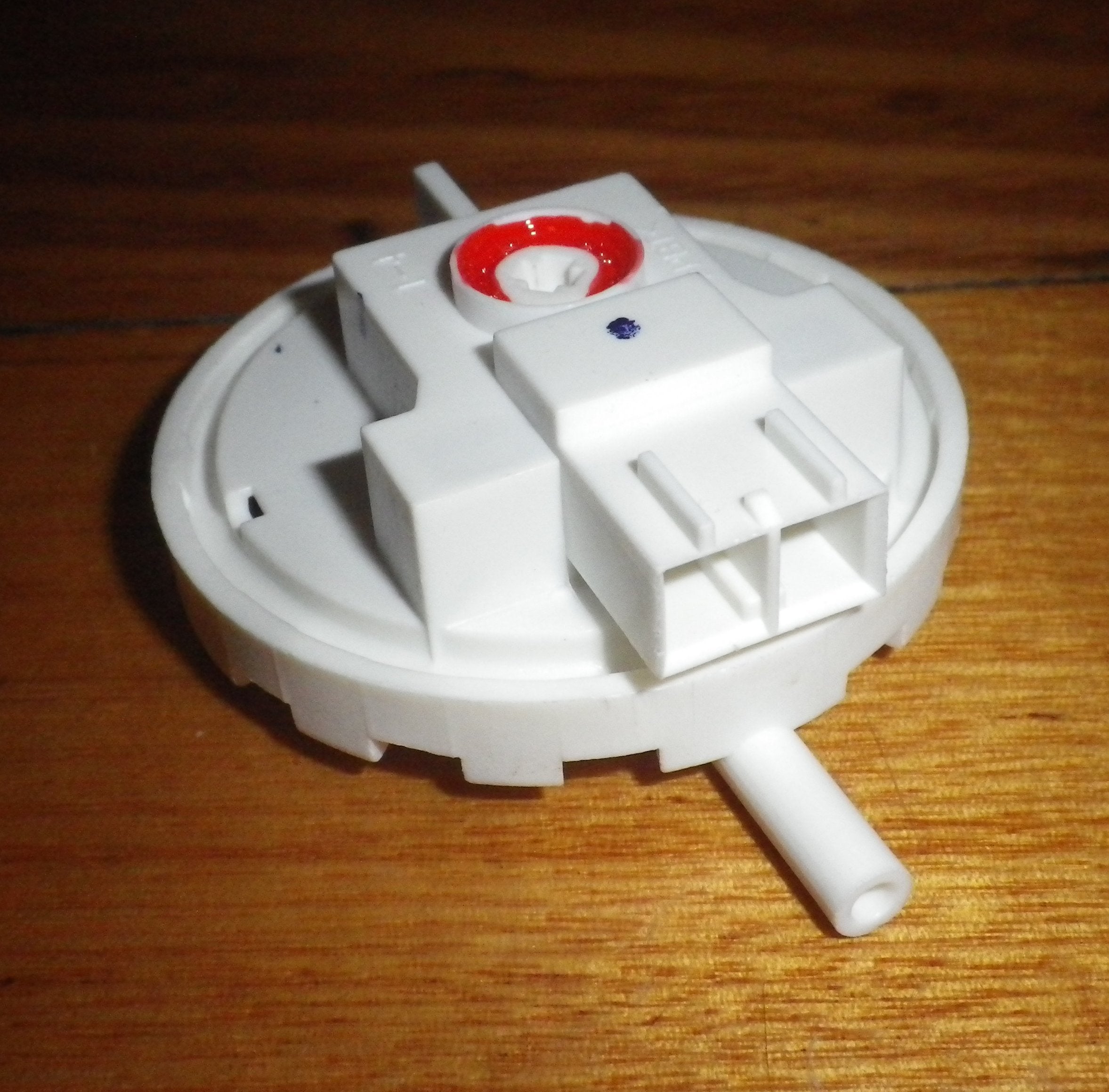 Simpson SWT704 and Westinghouse WWT854 Top - Loading Washing Machine Pressure Switch Replacement Part # 119015400