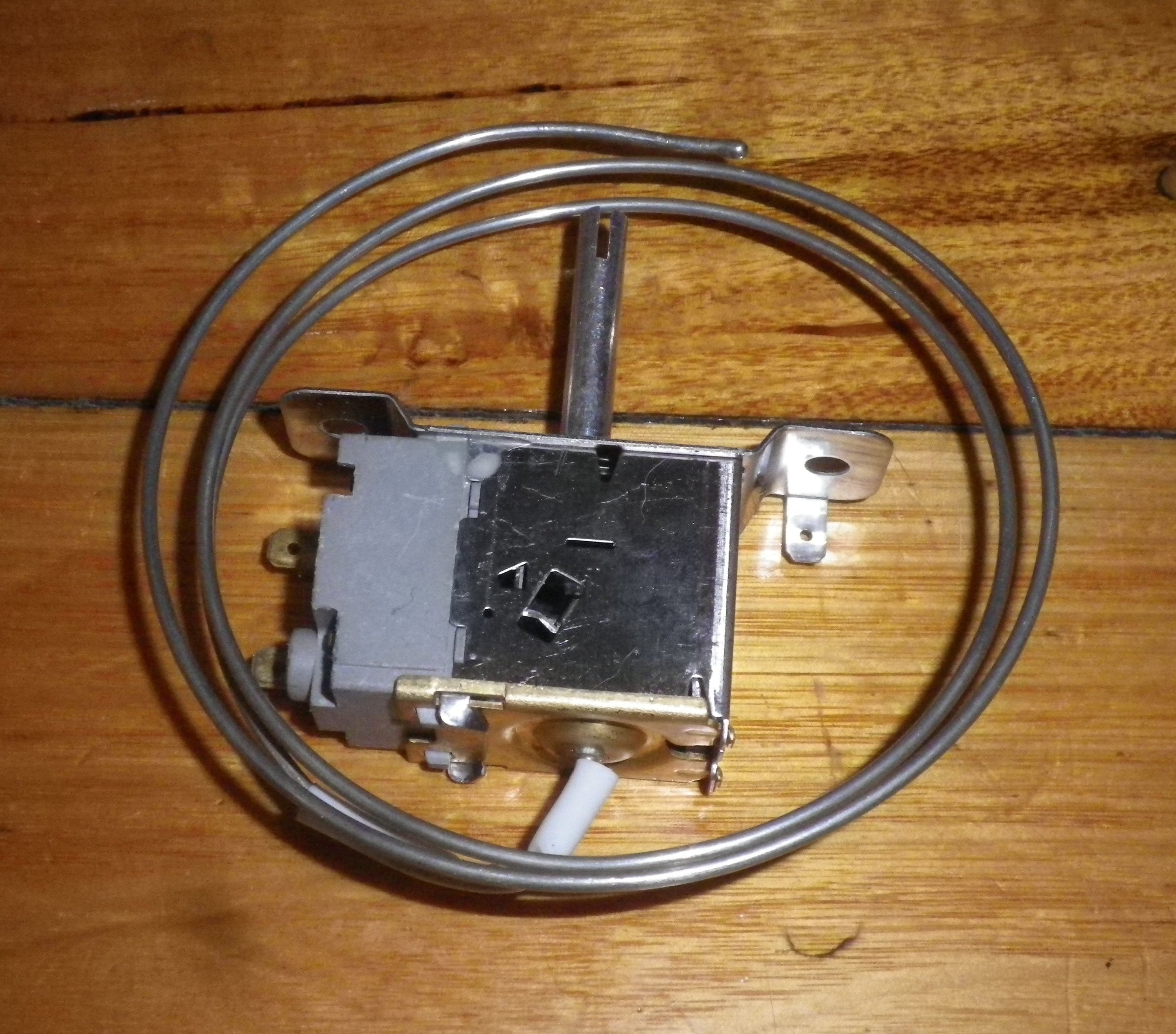Westinghouse Asian-Style Upright Freezer Thermostat - Part # 4055905949, WPF28Q