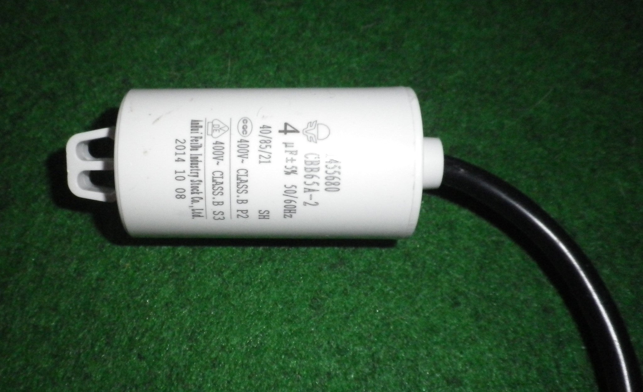 Westinghouse 4uF 400V Motor Run Capacitor with Wires & Clip - Part 1455680
