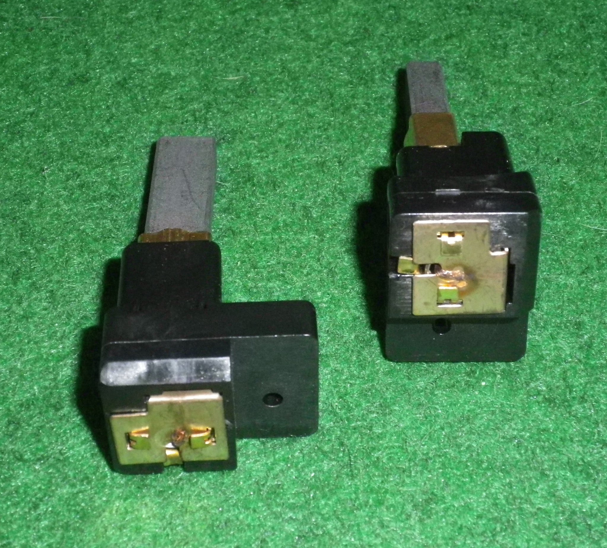 High - Quality Carbon Motor Brushes for Dyson Vacuum Cleaners Equipped with YDK Motor - Qualtex Replacement Part # CAR118