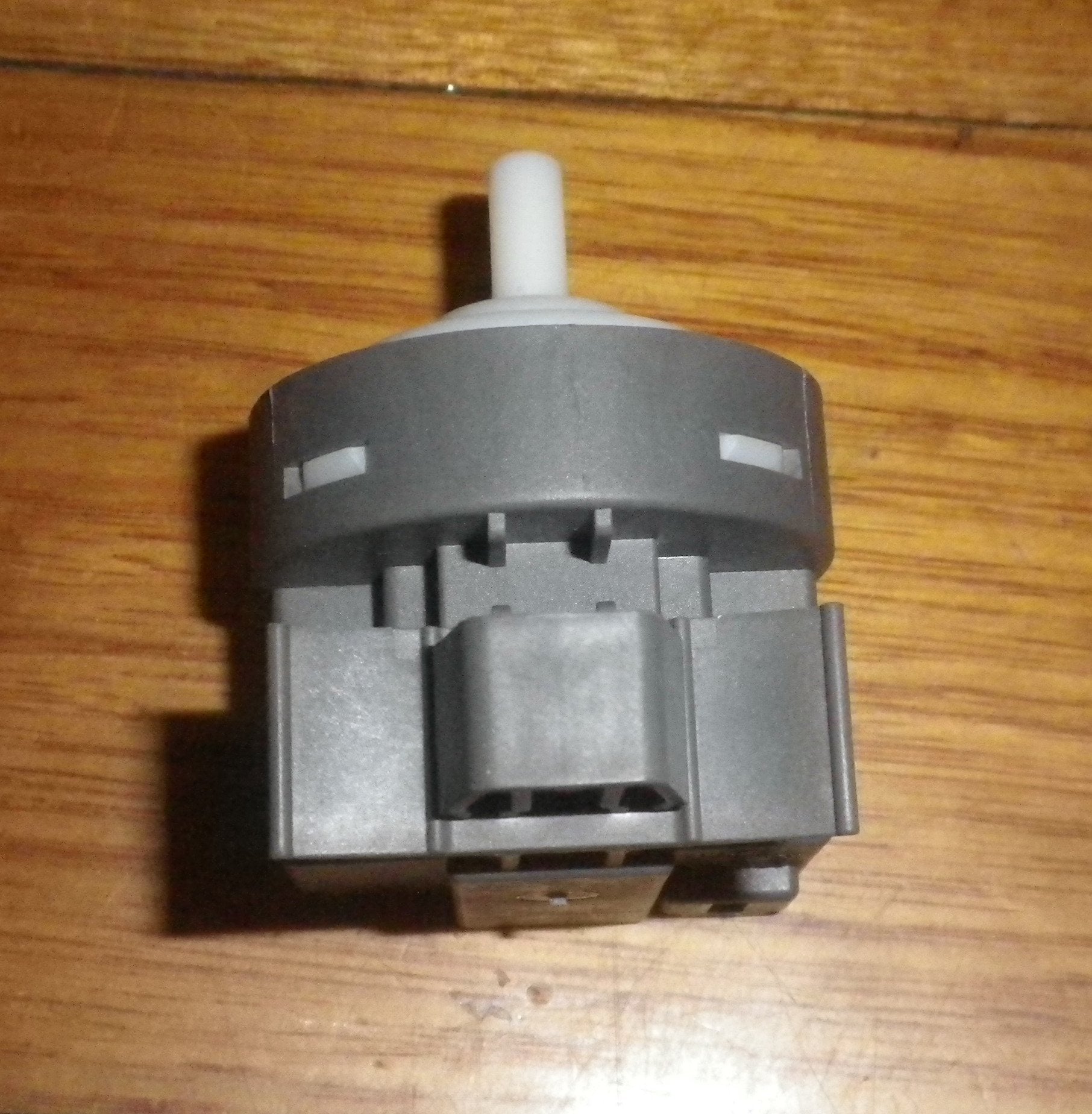 Simpson, Westinghouse Top Loader Washer Low - Frequency Analog Pressure Switch #140009518022
