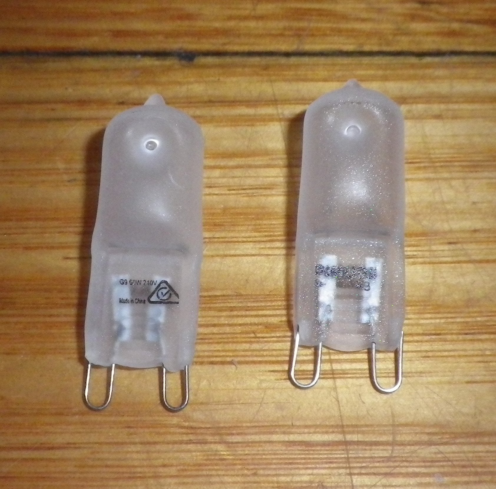 Philips 60W 240V Frosted Halogen Wedge Globe with G9 Base - Pack of 2 (Part # 250949)