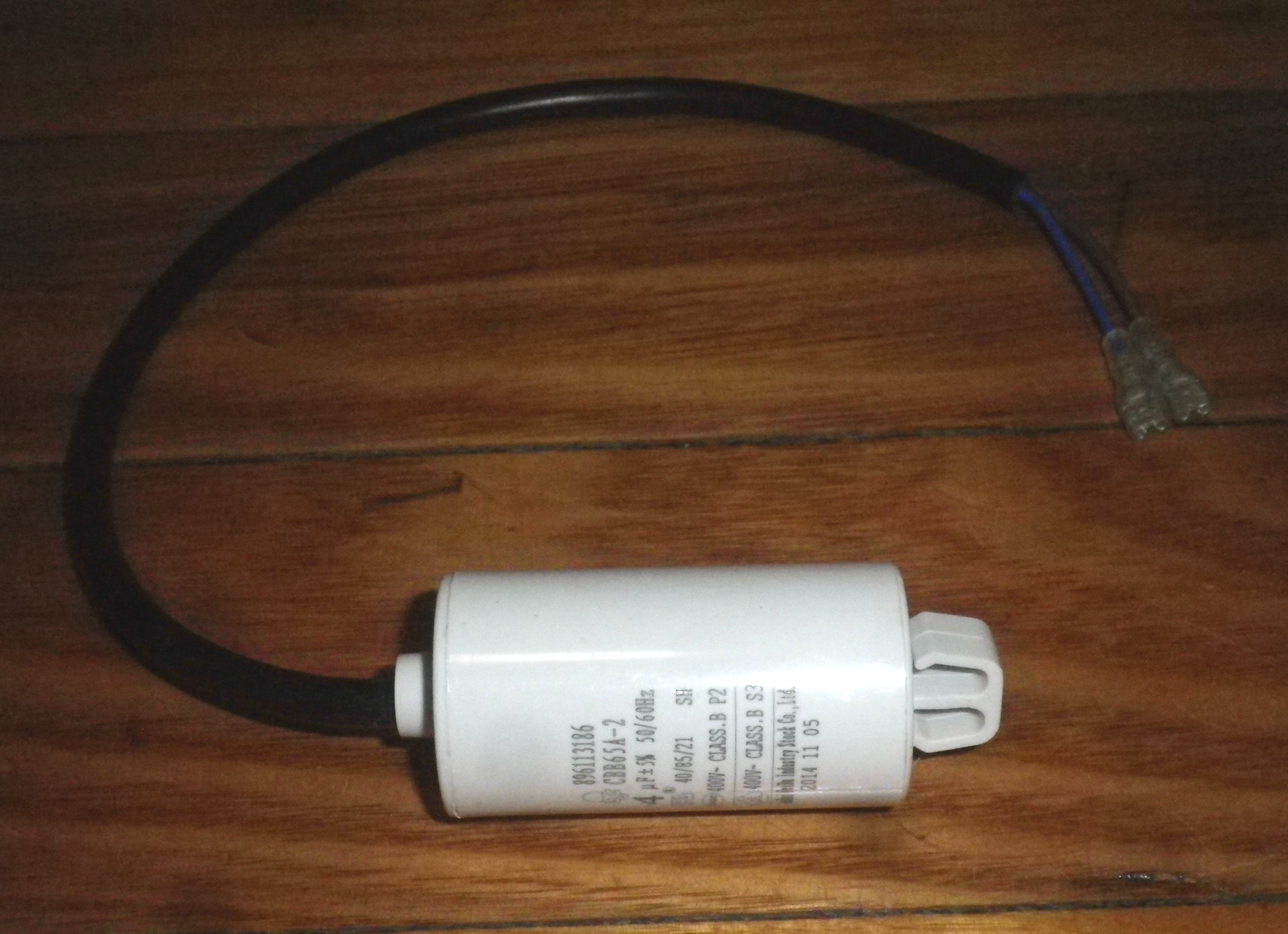 Westinghouse 4uF 400V Motor Run Capacitor with Wires and Clip - Part 811945602