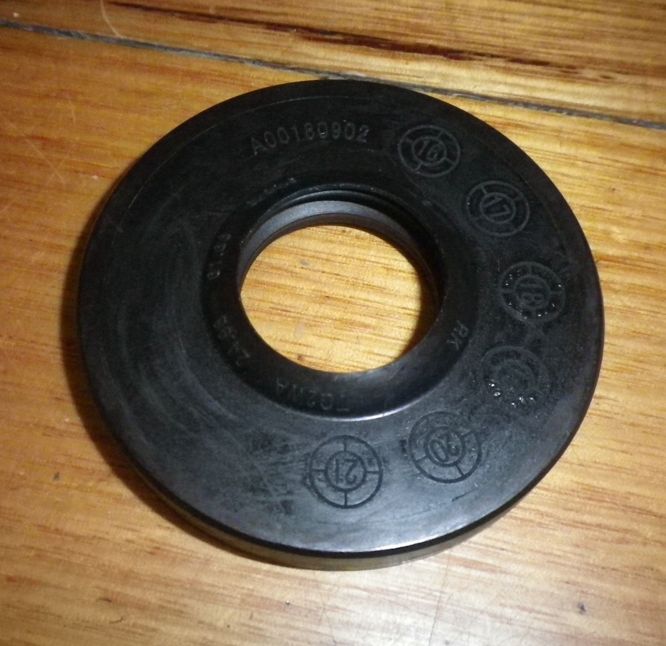 Simpson SWT6541 Medium Top Loader Genuine Main Tub Seal - Part A00180901