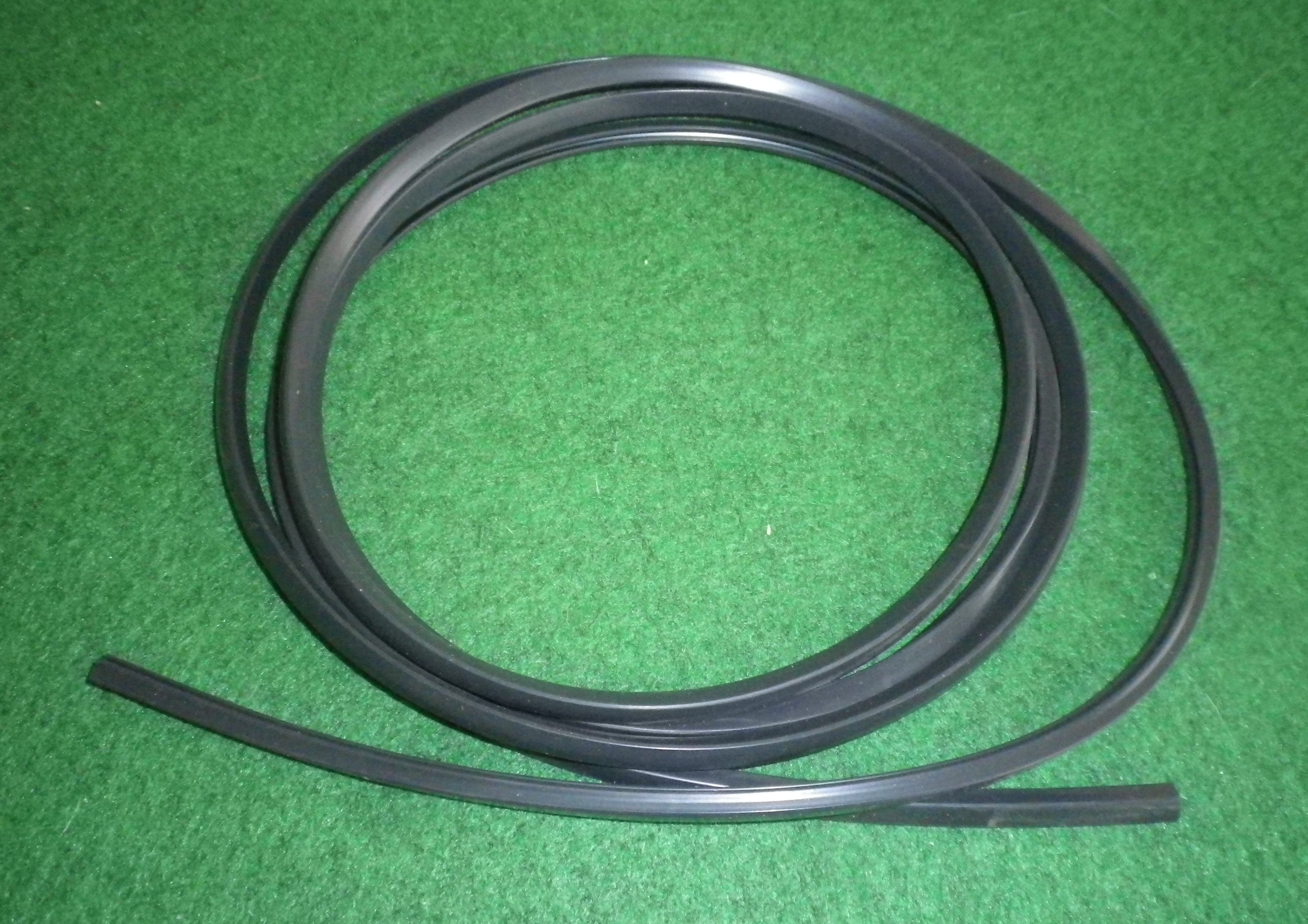 2320mm Simpson Cooktop Bench Seal - Genuine Part # 305522100