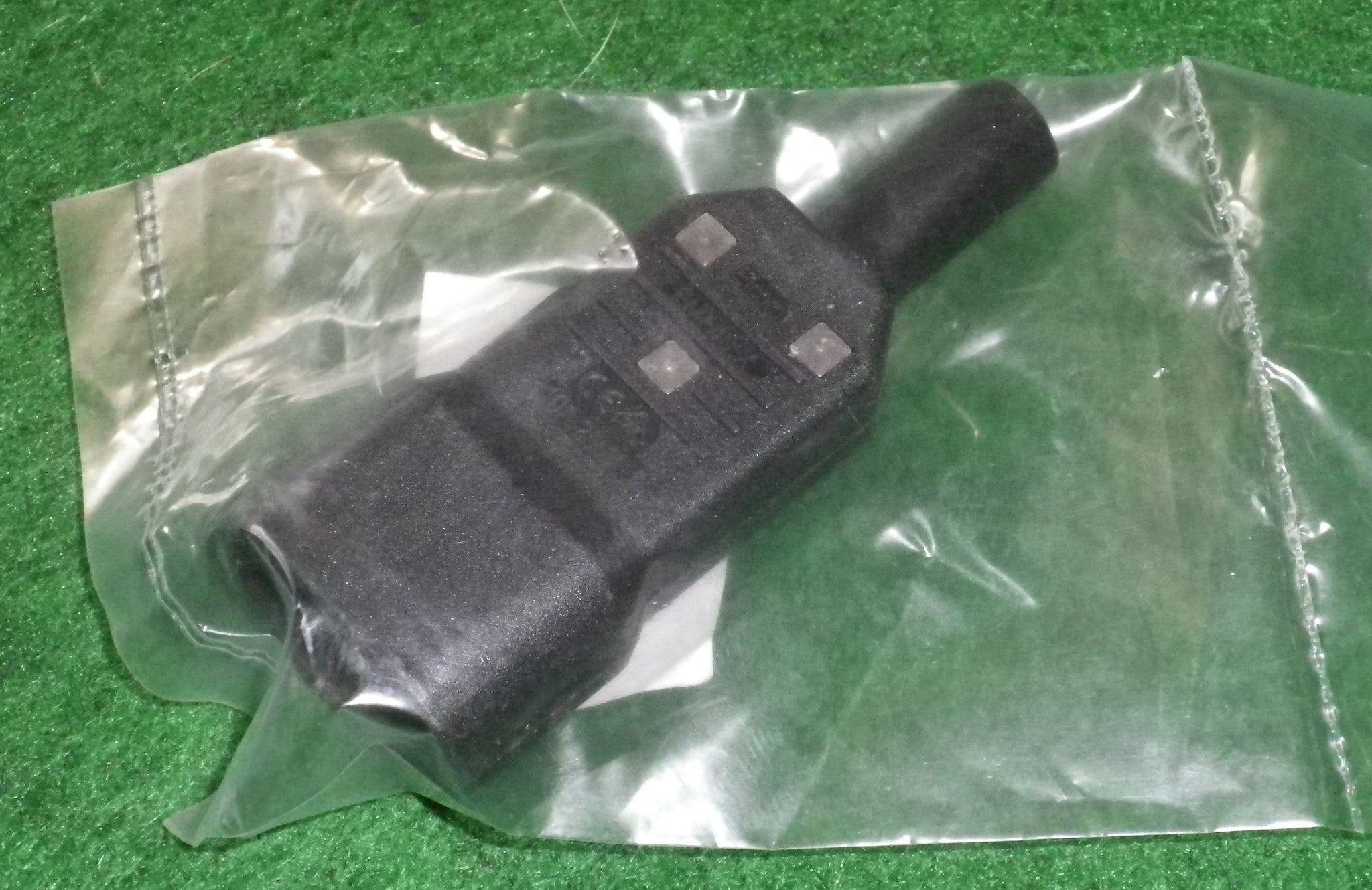 240VAC 10Amp Rewirable IEC Inline 3 - pin Male Socket - Part # PP4007N