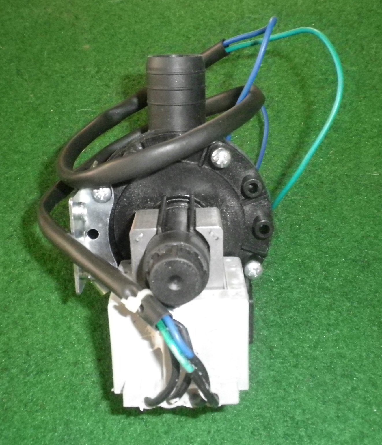 Haier 240VAC 30W Magnetic Pump Motor with 60cm Flyleads - Part No. UNI284