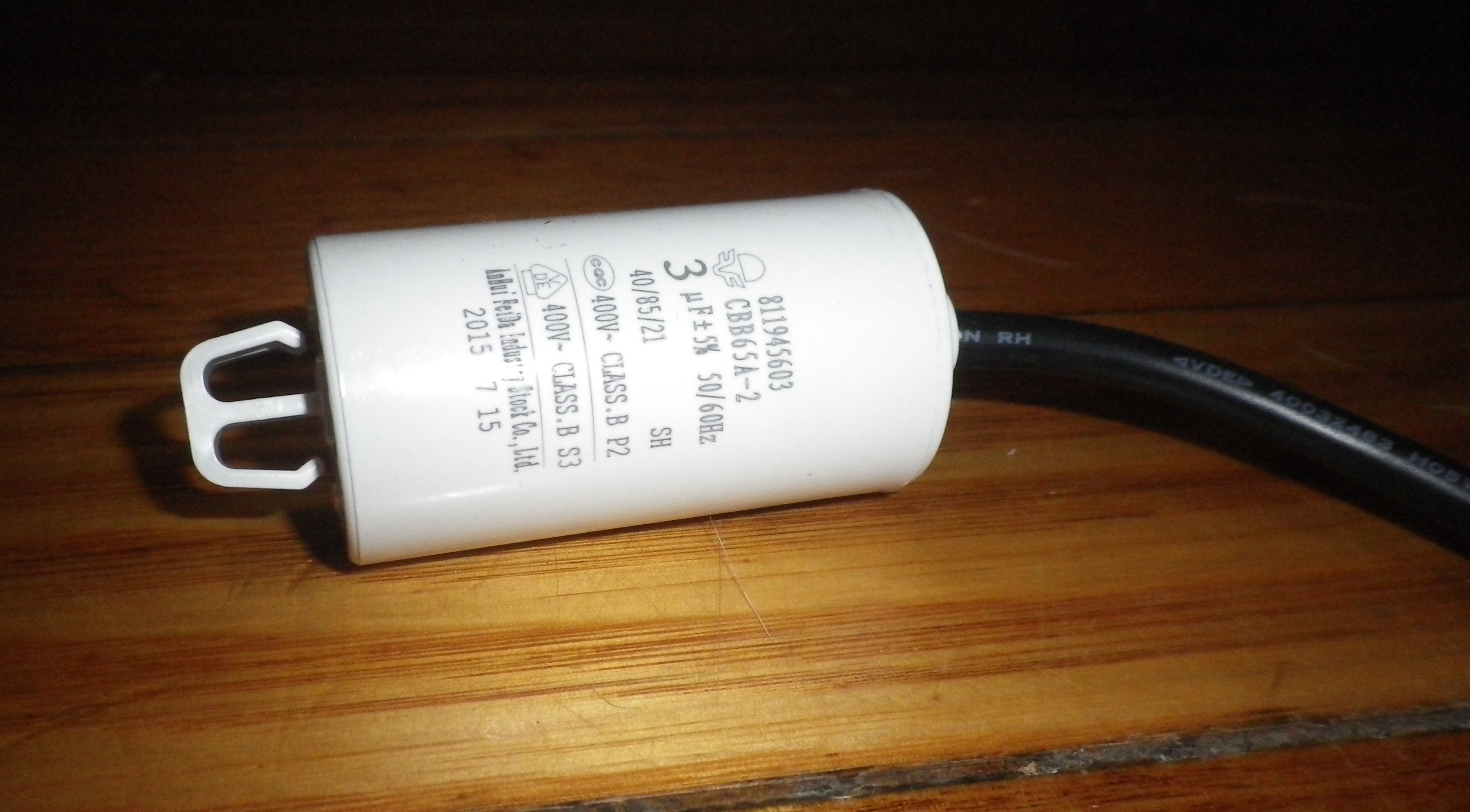 Westinghouse 3uF 400V Motor Run Capacitor with Wires and Clip - Part #811945603