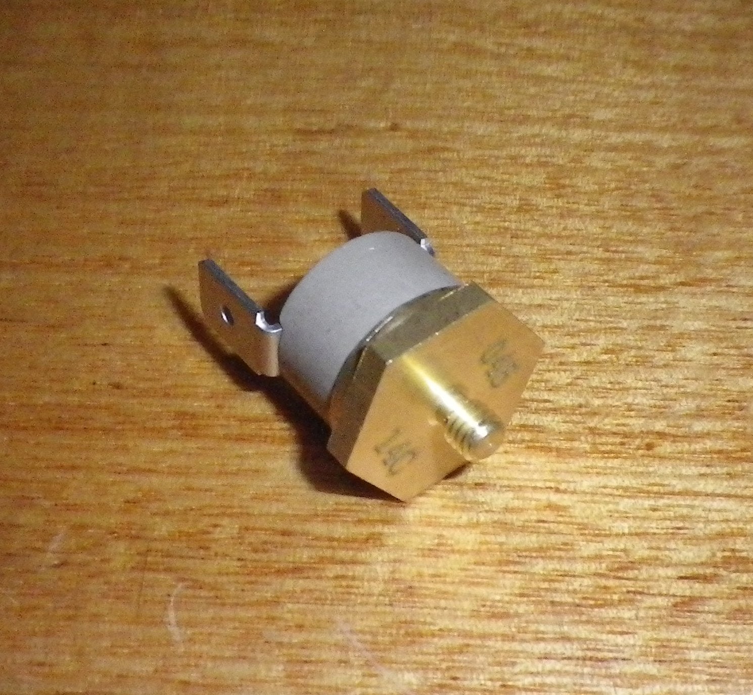 Screw-In Normally Closed Cutout Thermostat 45degC 10Amp - Part # MWT71030