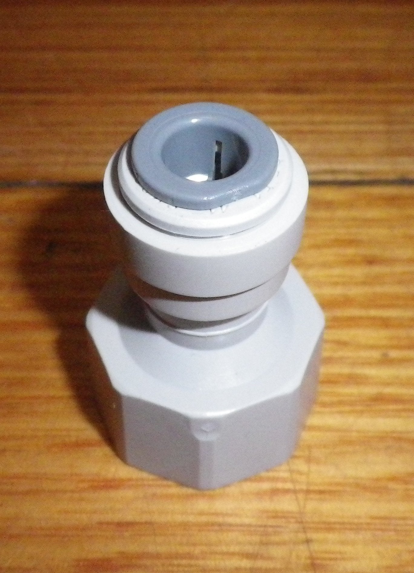 High - Quality 1/2 BSP to 5/16 Water Hose Water Connection Adaptor - Part Number RF299 - BSPFA516