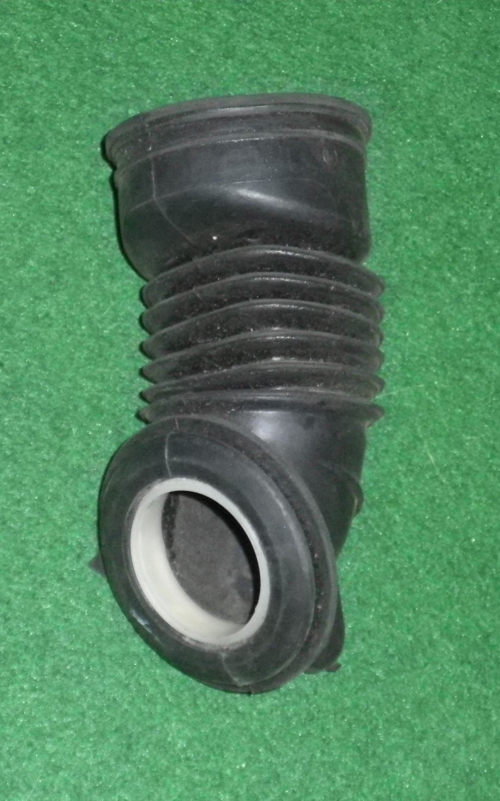 Pre - owned Bosch WFB1605 Dispenser to Tub Inlet Hose - Part # 151822SH