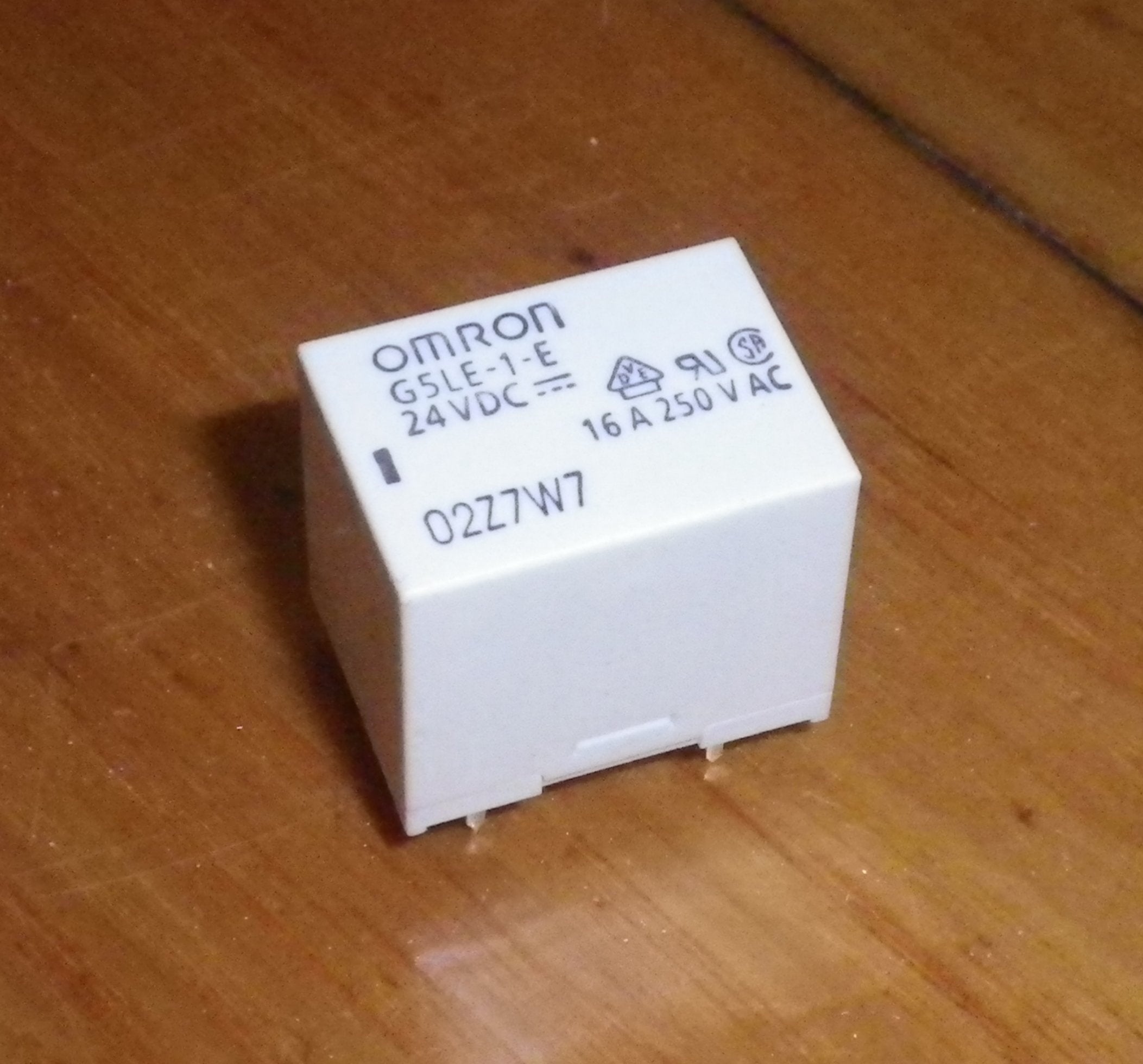 Omron 24V SPDT Relay with 240VAC, 16Amp Contacts - Part # G5LE-1E-DC24