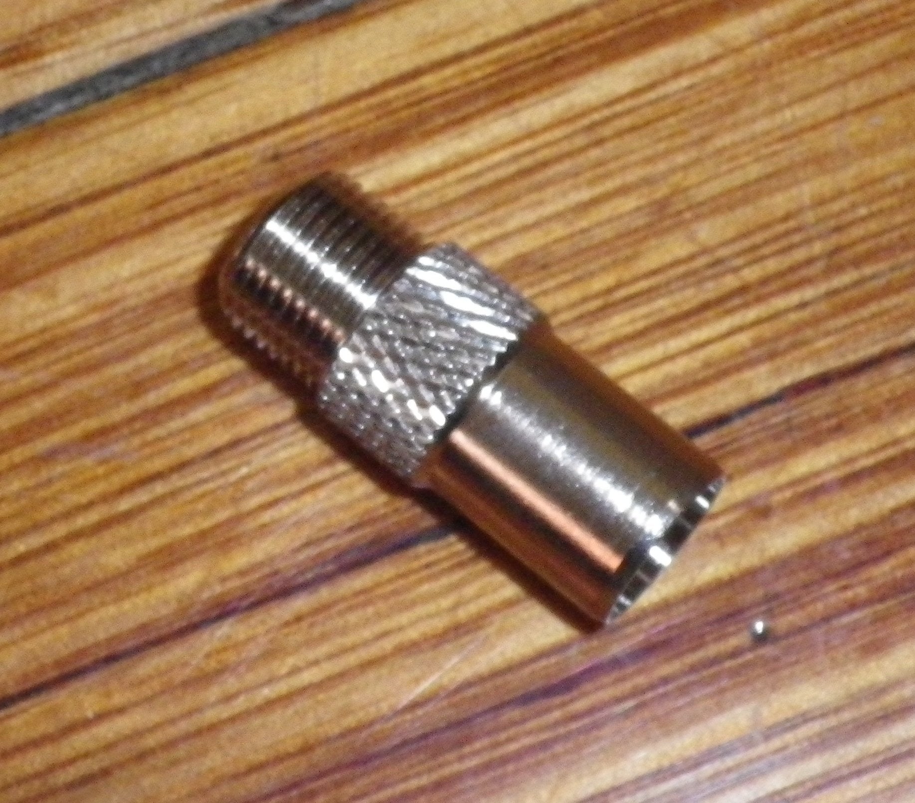 Video Adaptor - PAL Coaxial Plug to F-Connector Socket Adapter, Part Number AD320